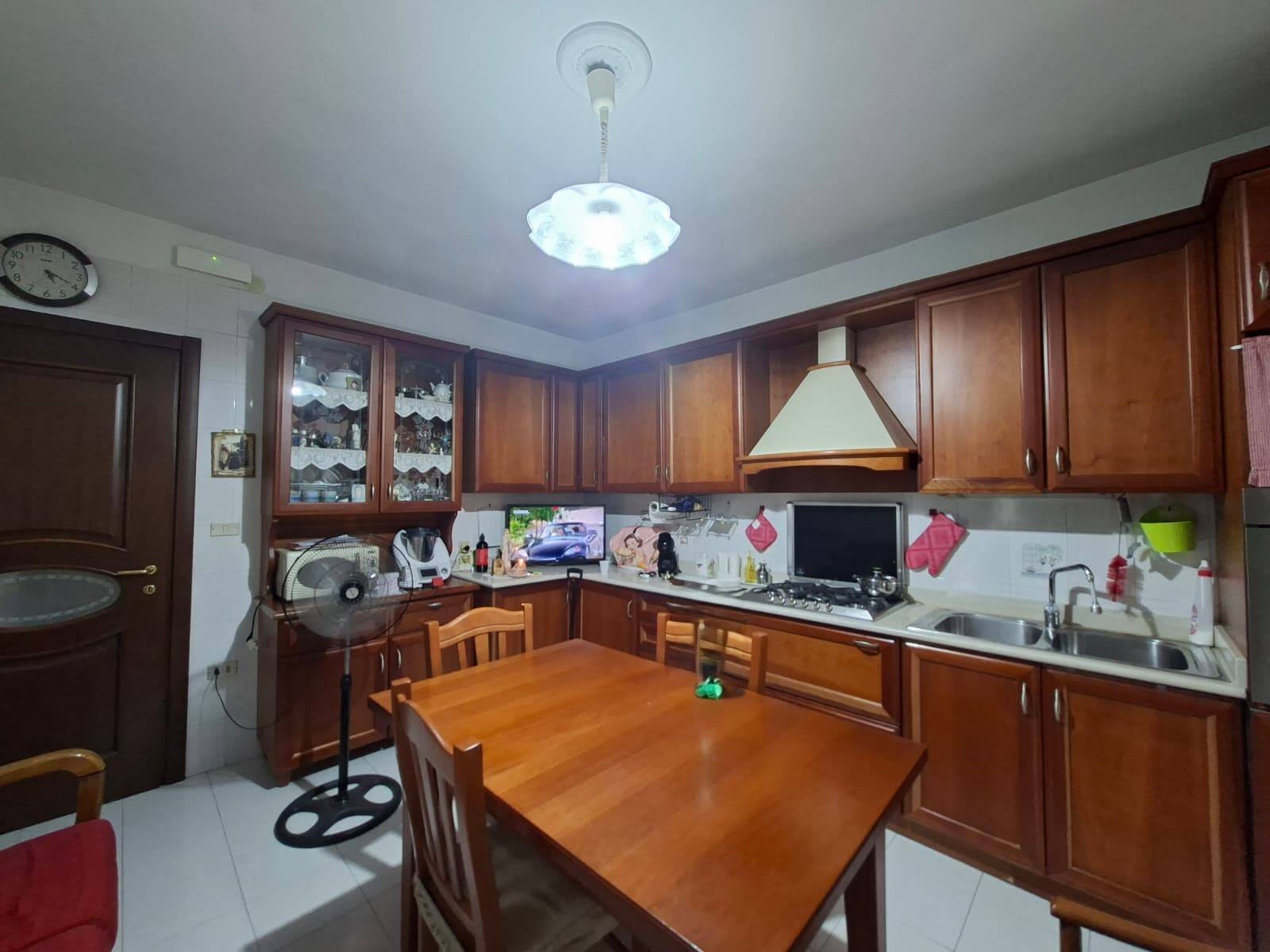 Appartamento in vendita a Caserta, Centro
