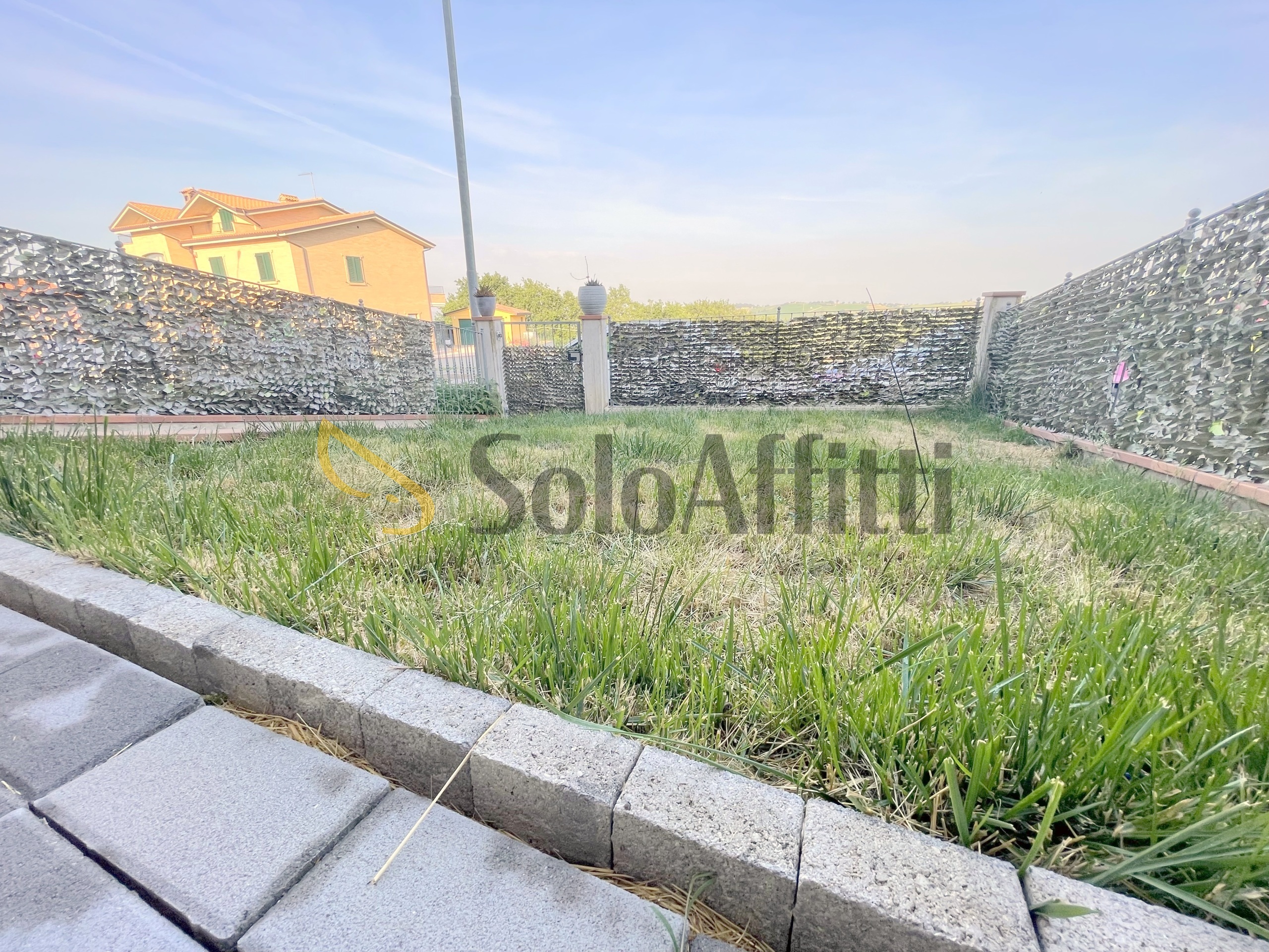 Quadrilocale con giardino, Montefano osterianuova