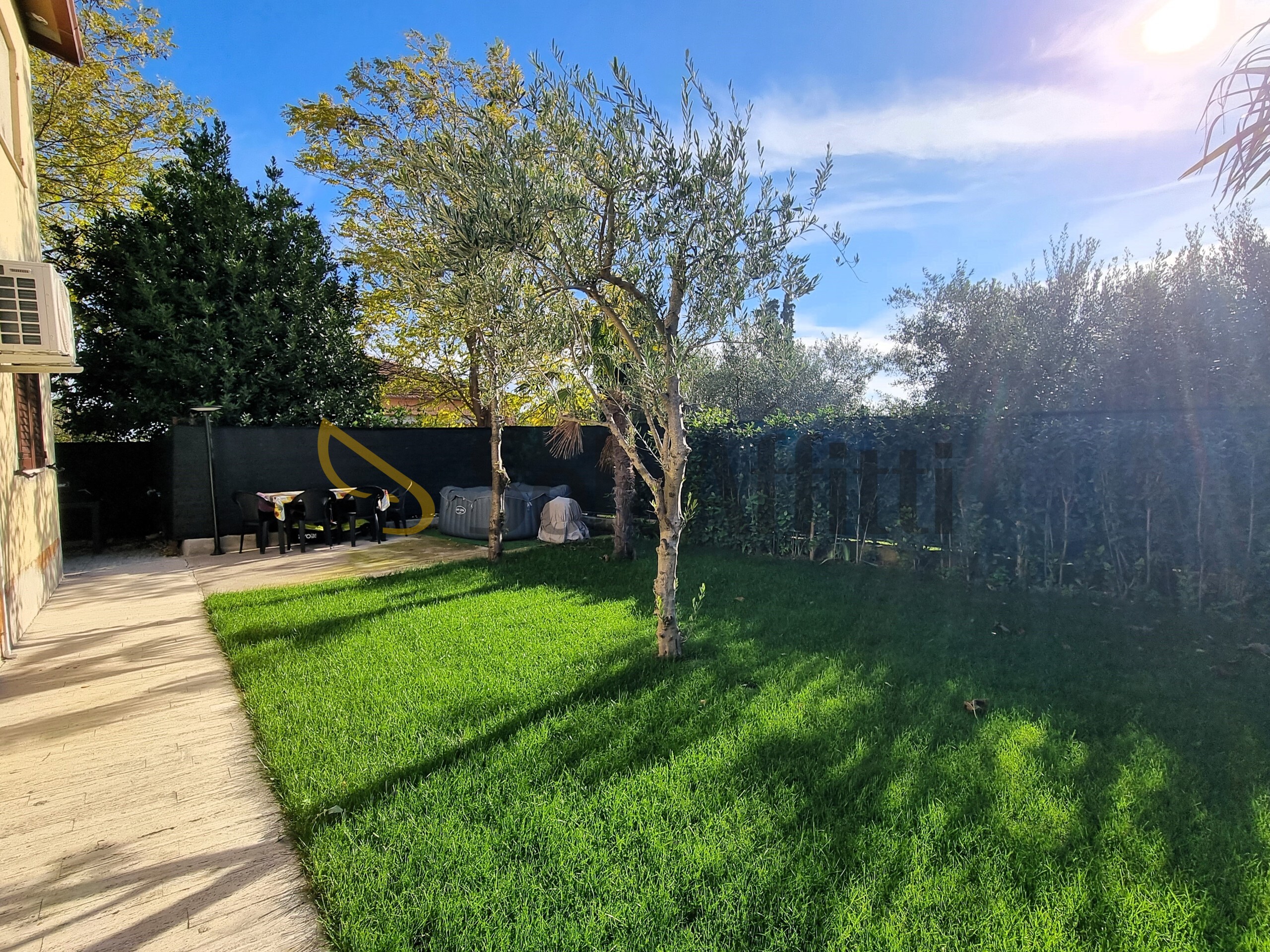 Casa indipendente con giardino a Filottrano