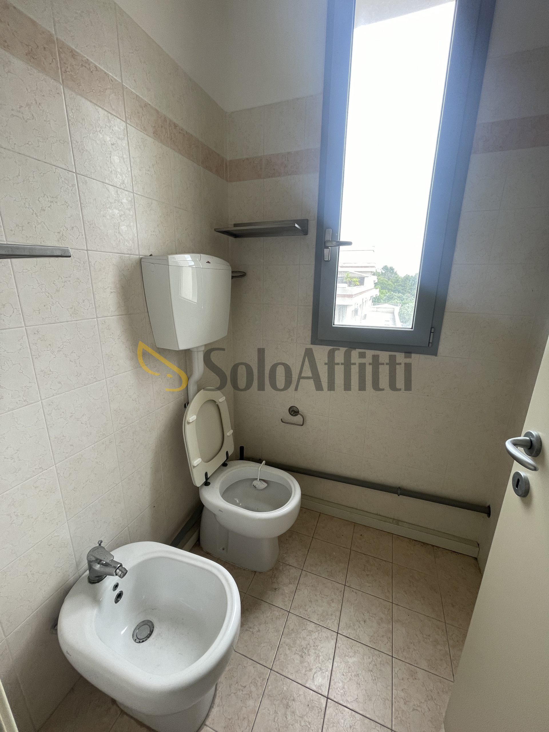 Locale commerciale in affitto, Osimo semicentrale