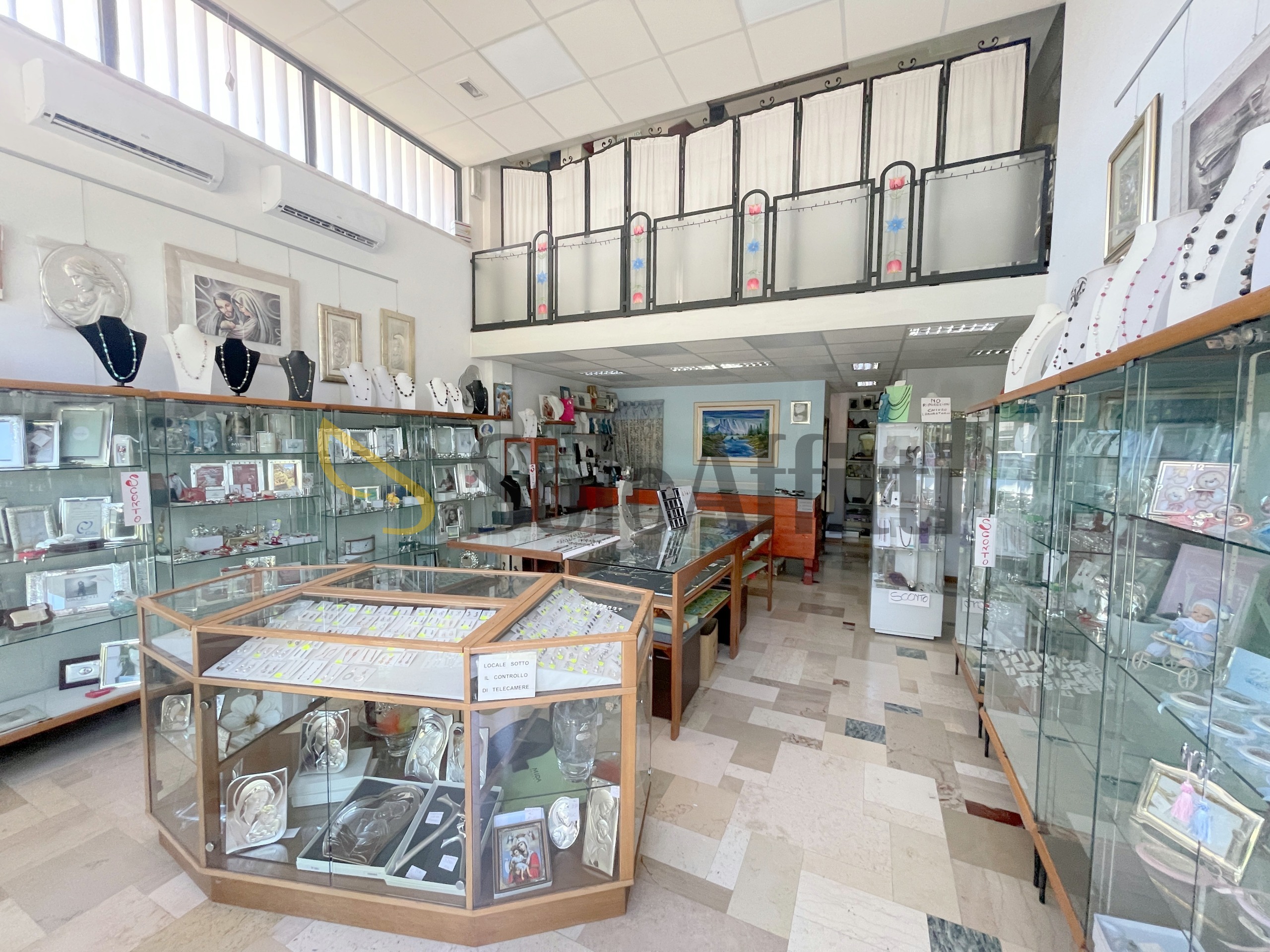Locale commerciale in affitto, Osimo semicentrale