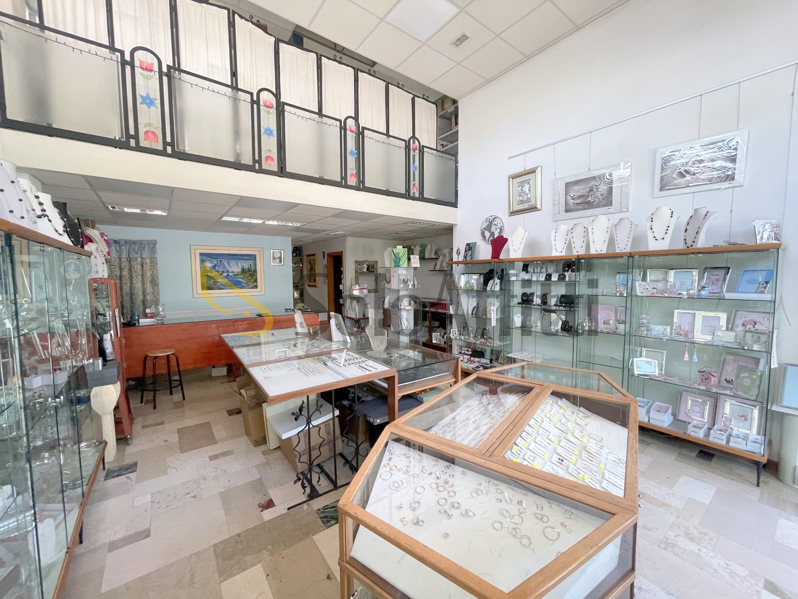 Locale commerciale in affitto, Osimo semicentrale
