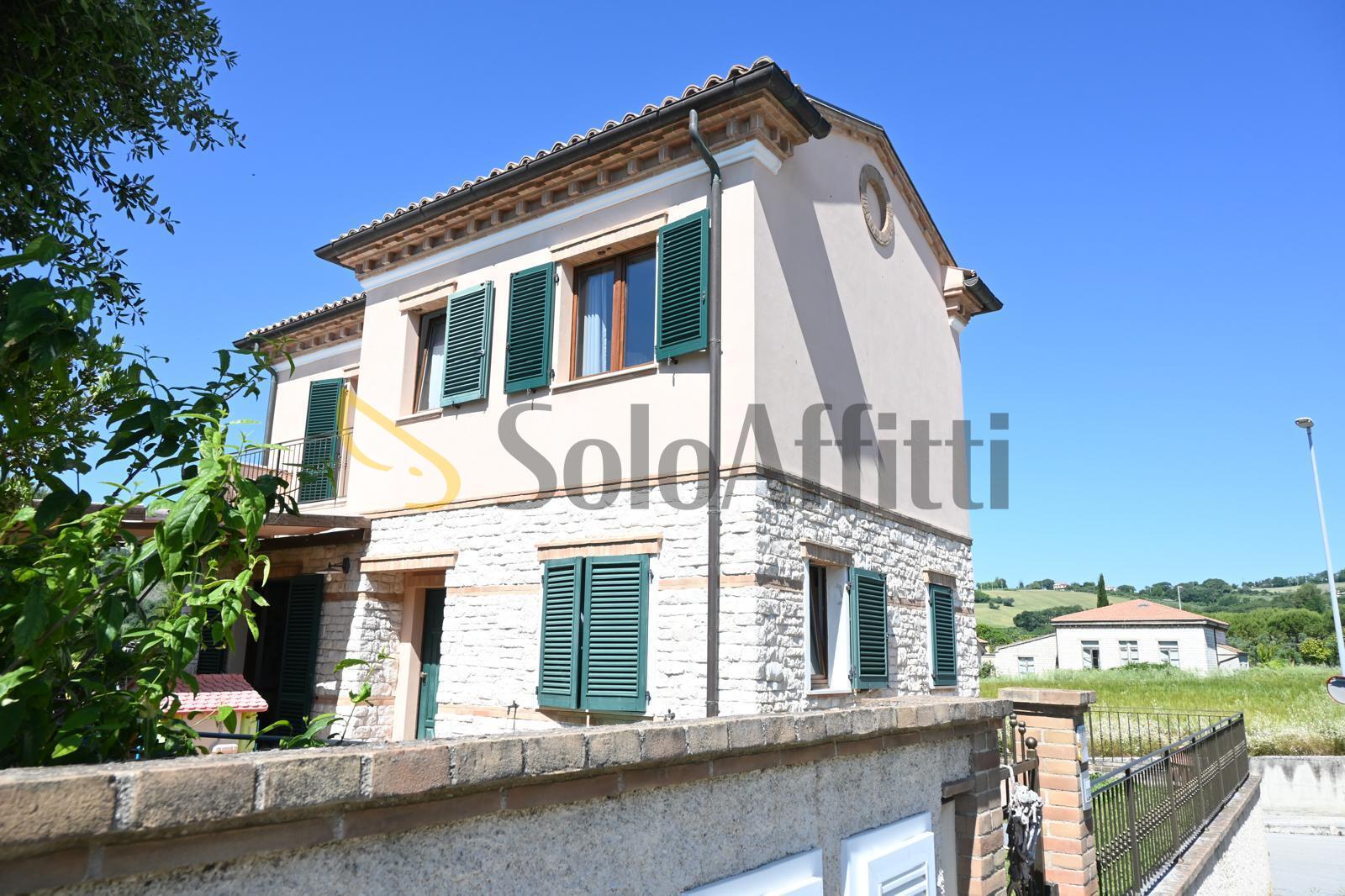 Casa indipendente in affitto a Sirolo