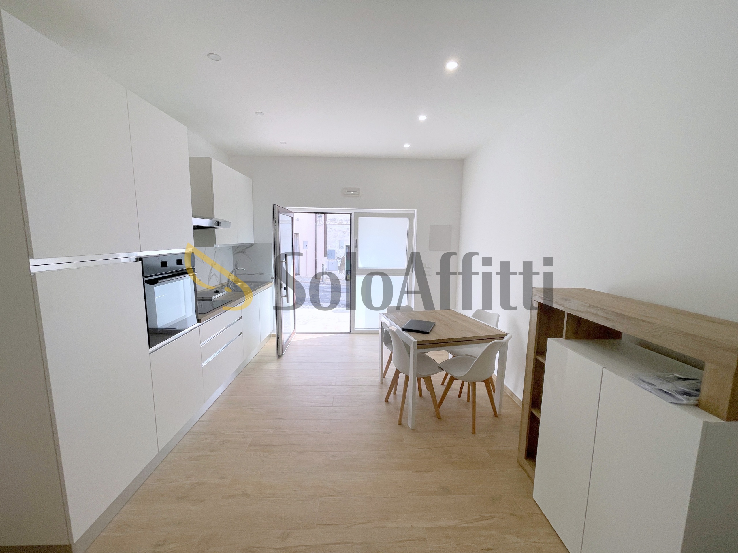 Trilocale in affitto, Ancona candia