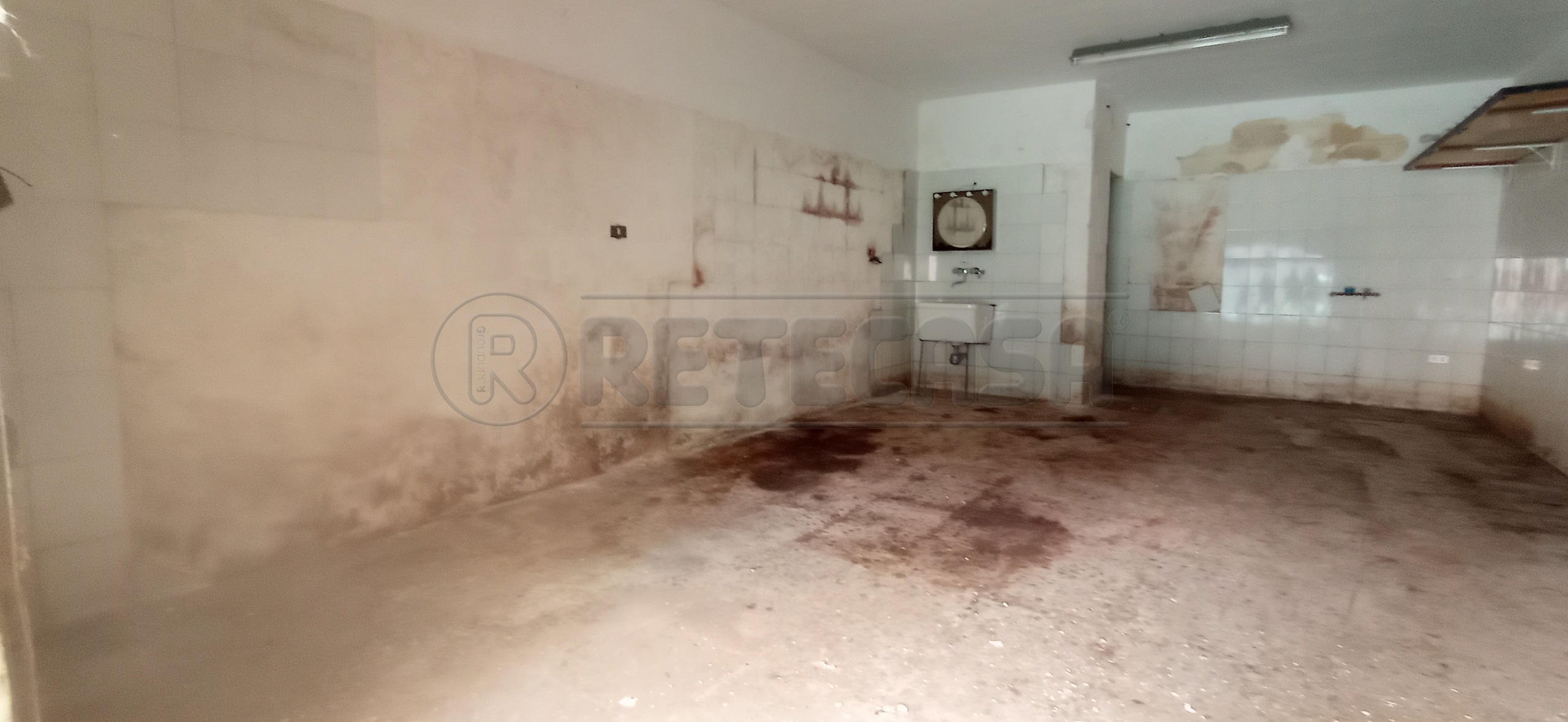 Box/Garage 40mq da ristrutturare in via castromediano, Gallipoli