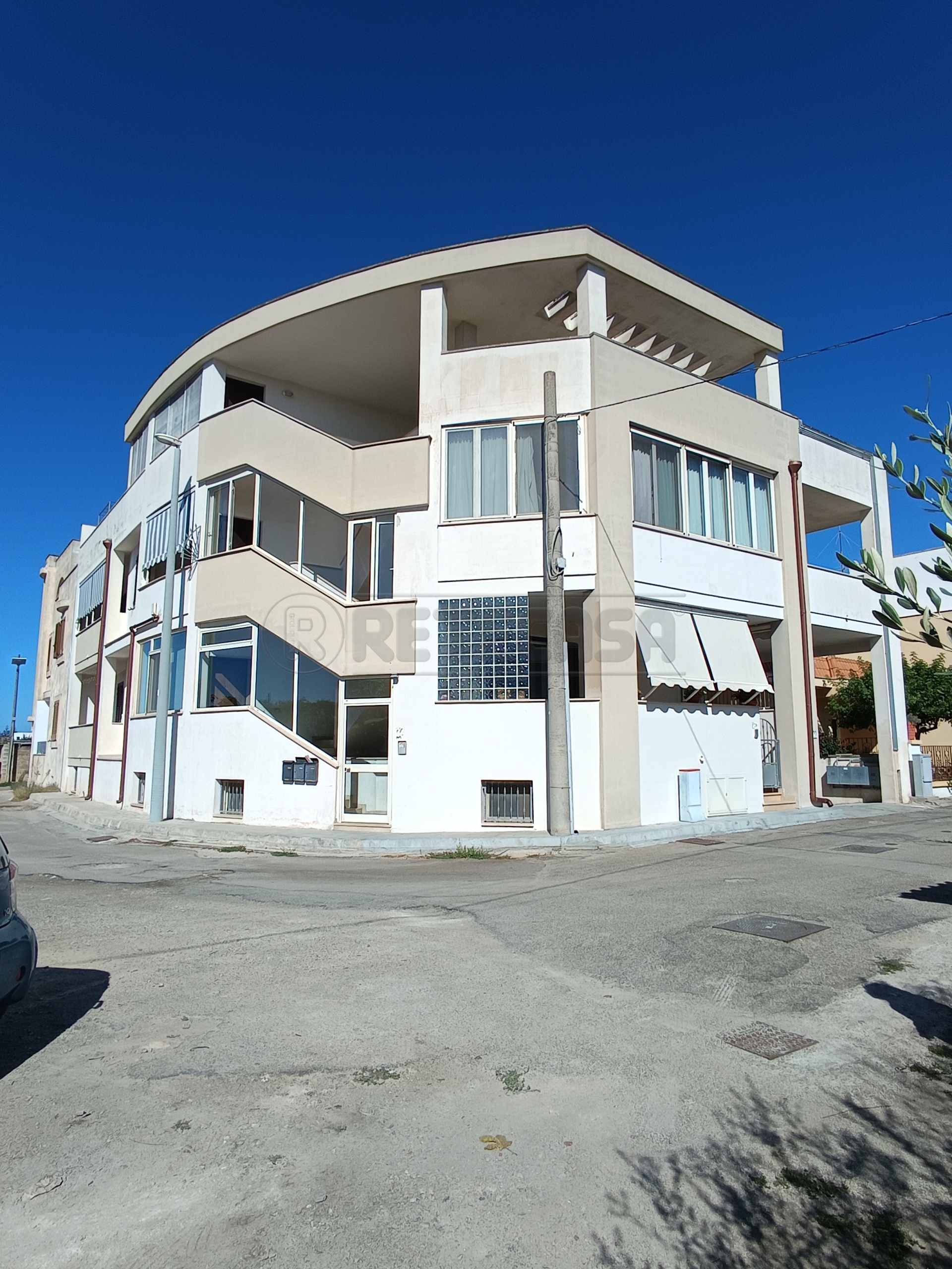 Attico con terrazzo in via zizzi 26, Alezio