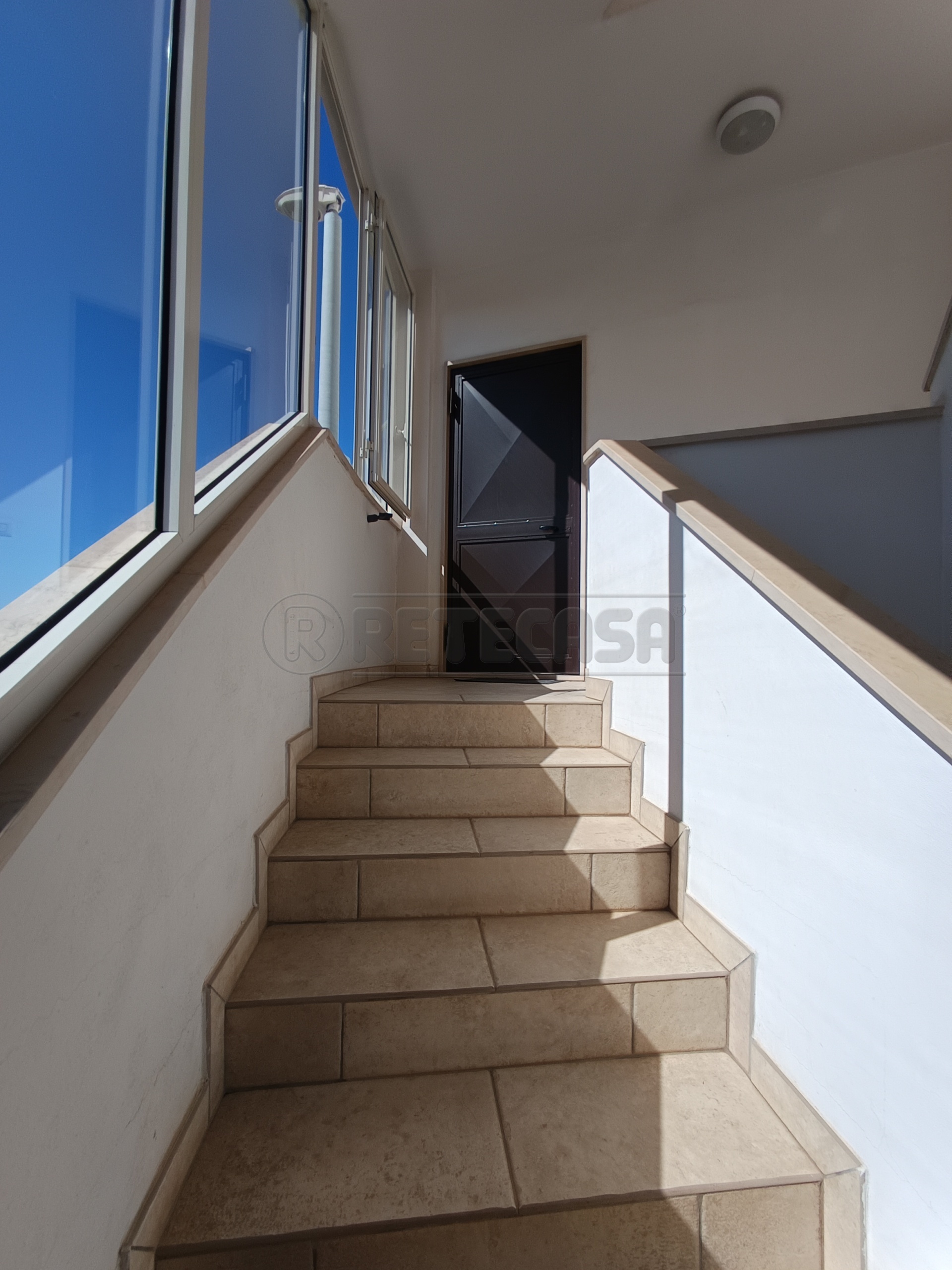 Attico con terrazzo in via zizzi 26, Alezio