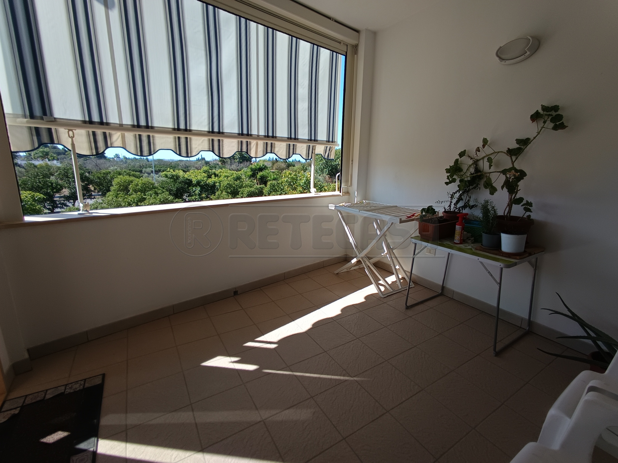 Attico con terrazzo in via zizzi 26, Alezio