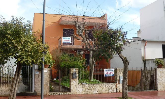 Casa indipendente con giardino in via de gasperi 33, Sannicola