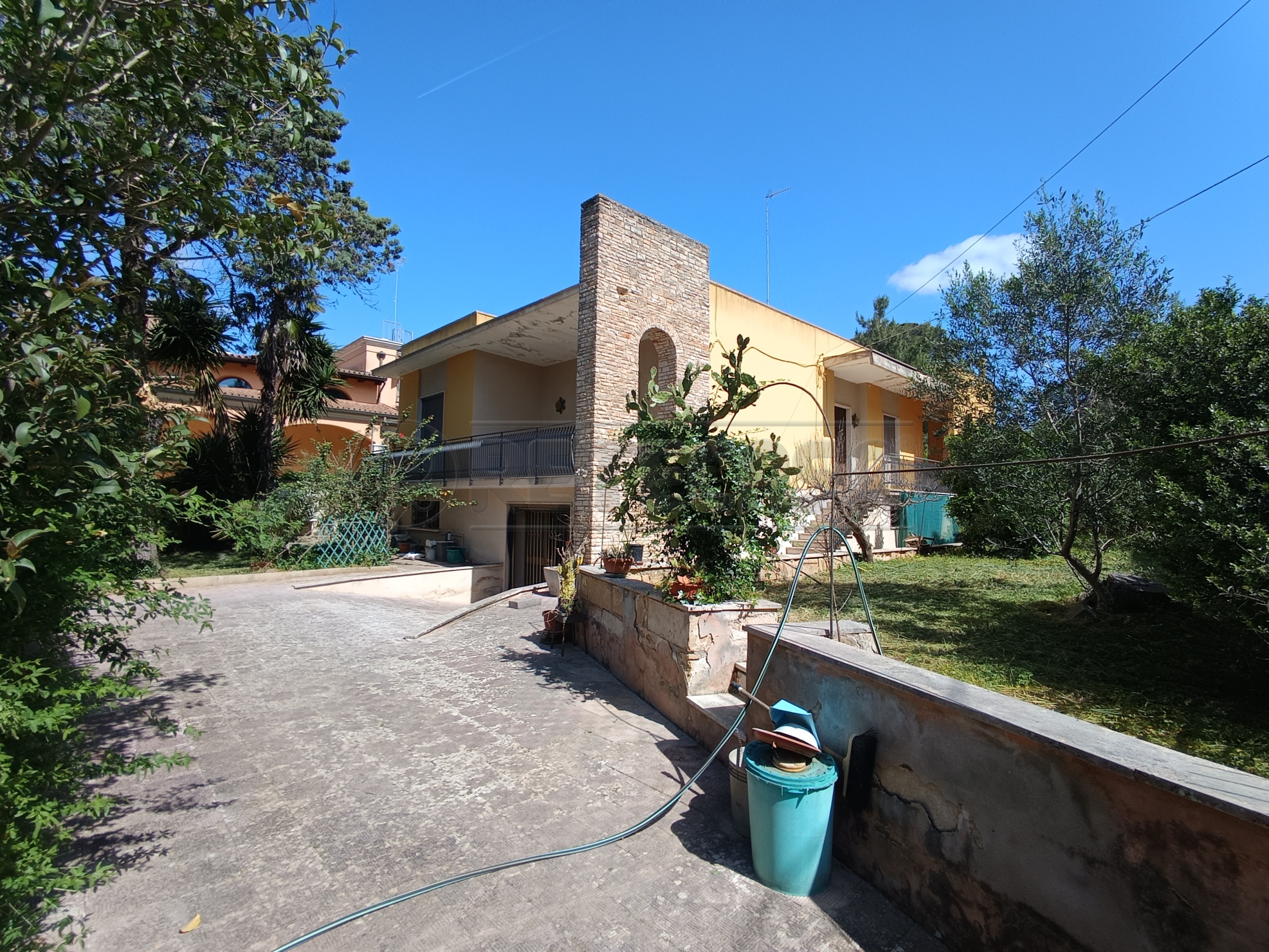 Villa da ristrutturare in via san simone 79, Sannicola