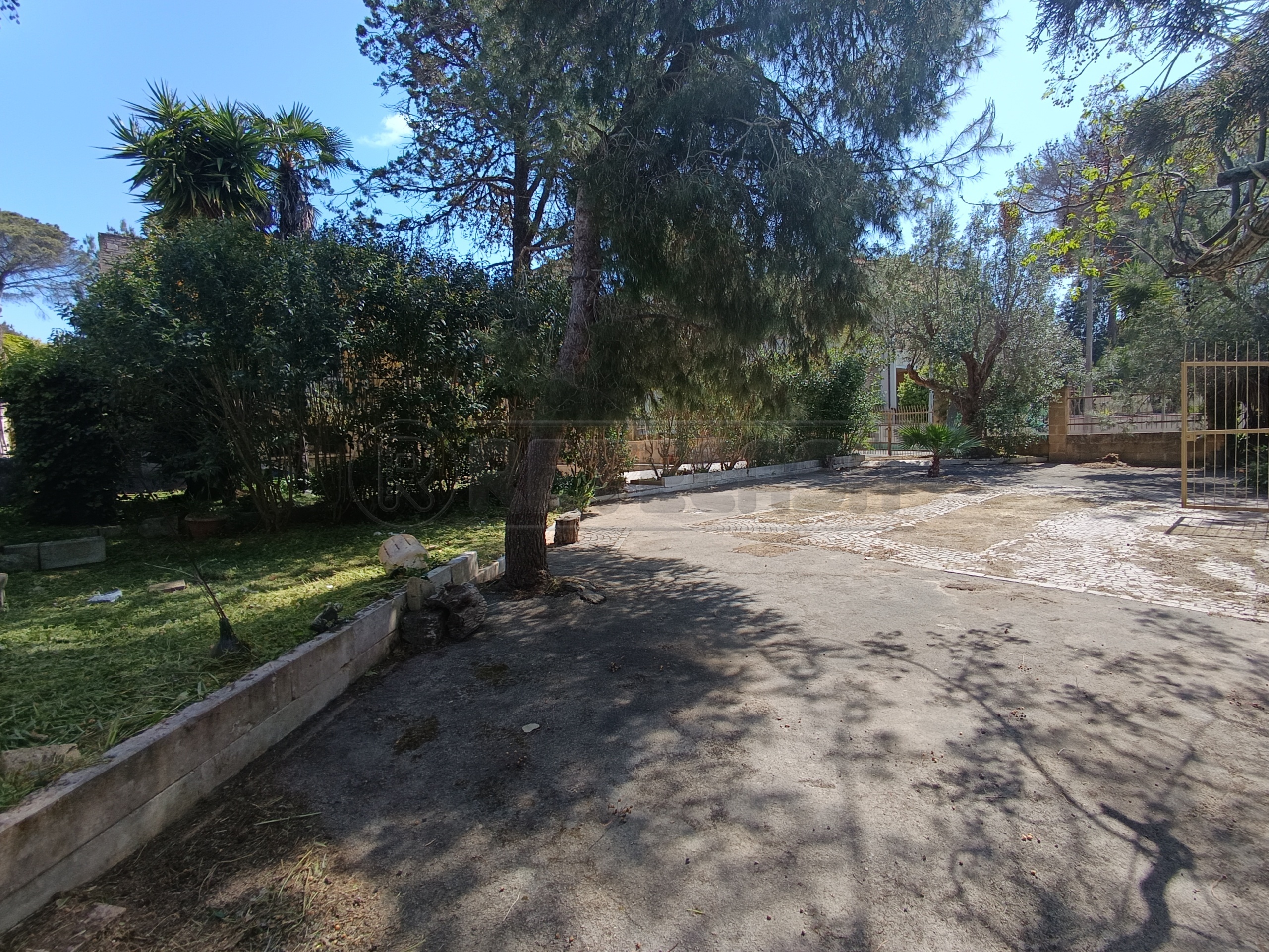 Villa da ristrutturare in via san simone 79, Sannicola