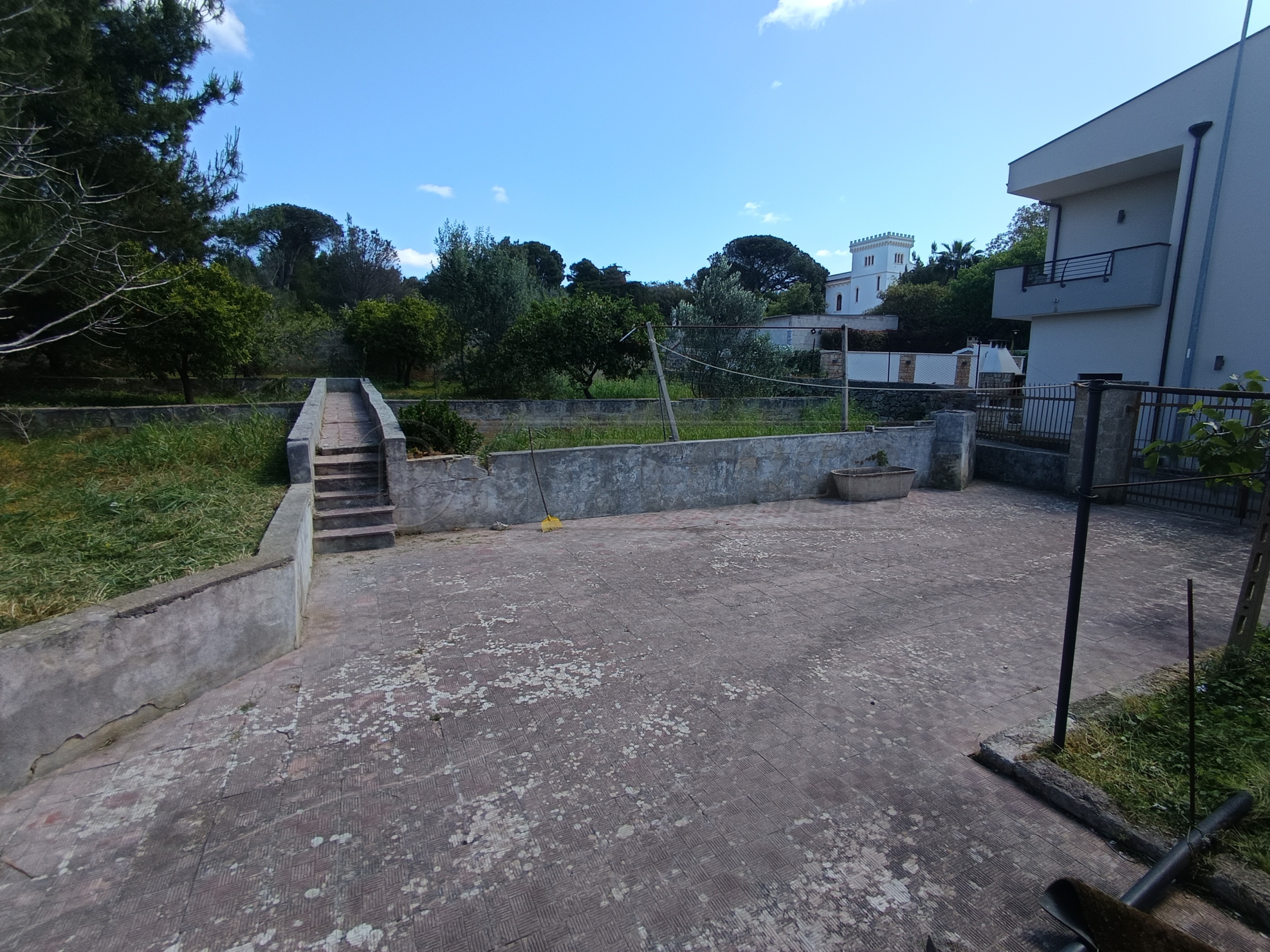 Villa da ristrutturare in via san simone 79, Sannicola