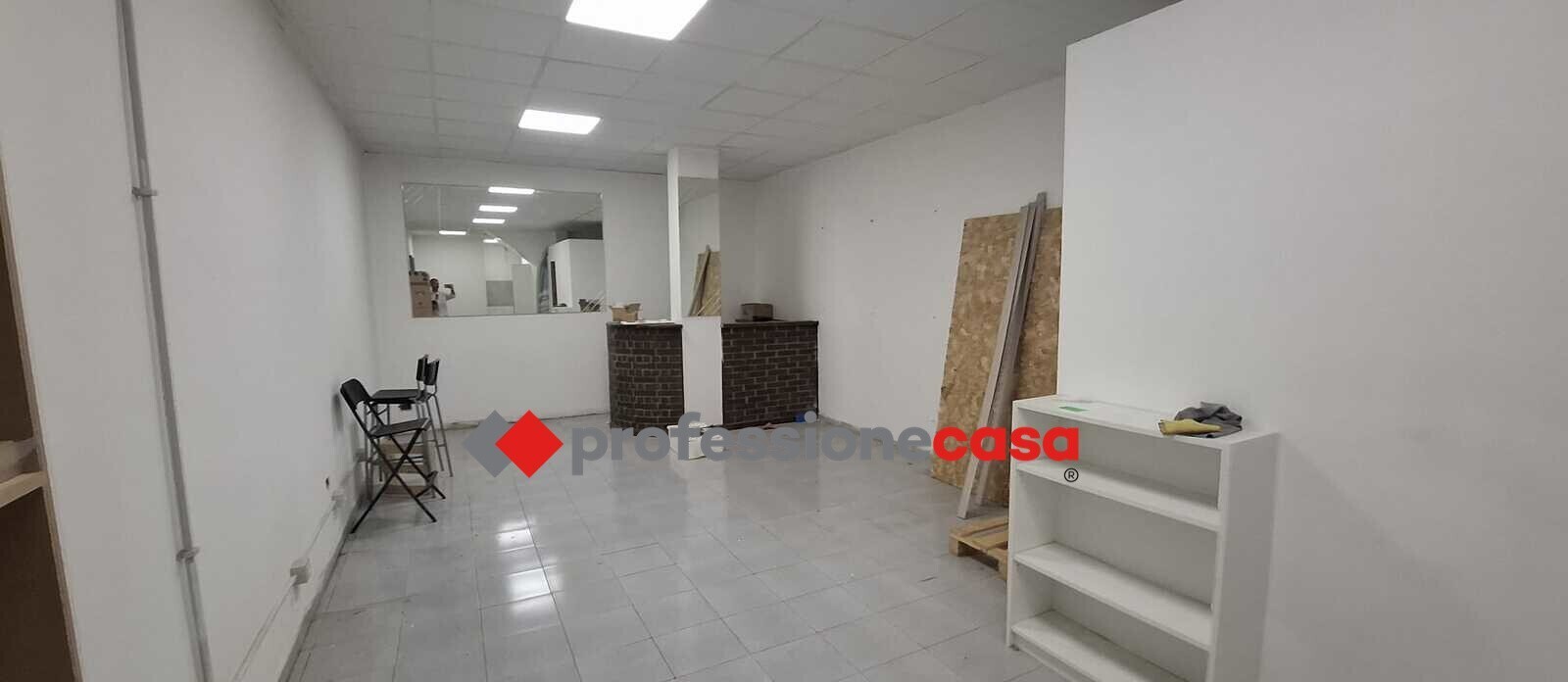 Locale commerciale in affitto, Pomezia citt�
