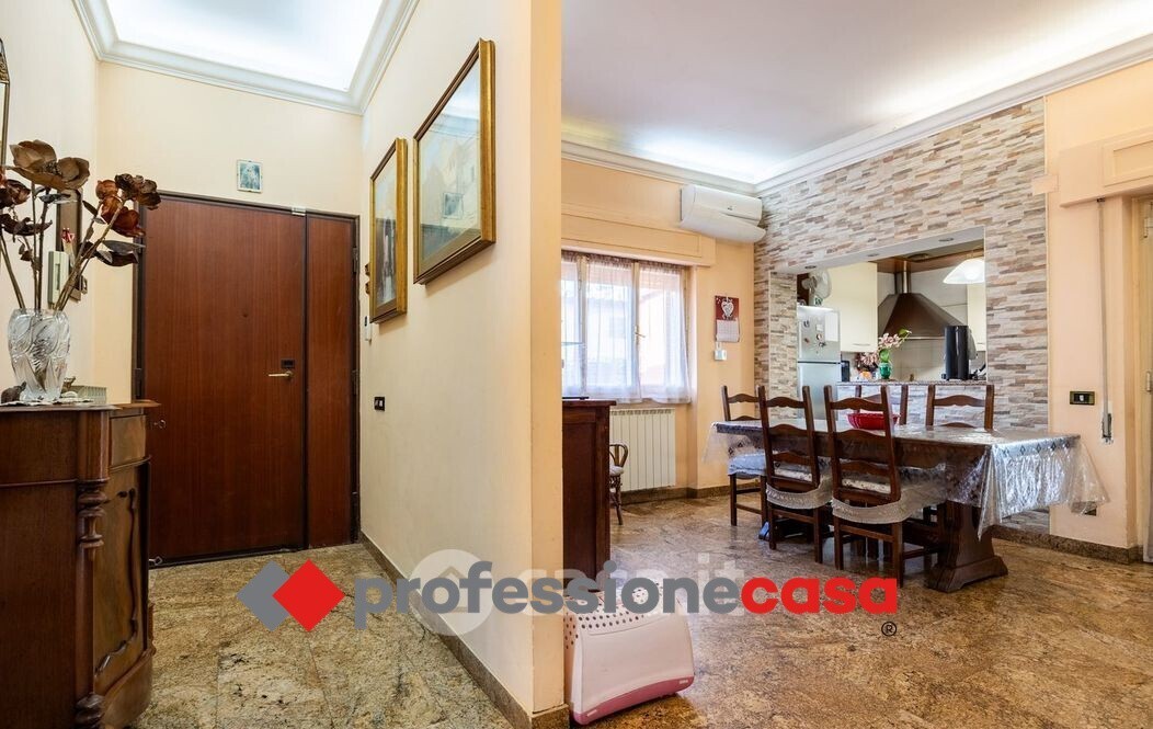 Casa indipendente in vendita a Pomezia