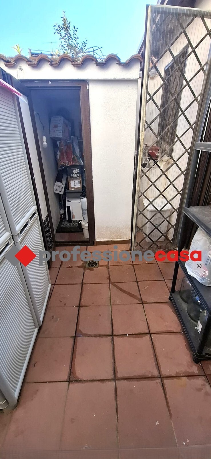 Villetta a schiera con giardino a Pomezia