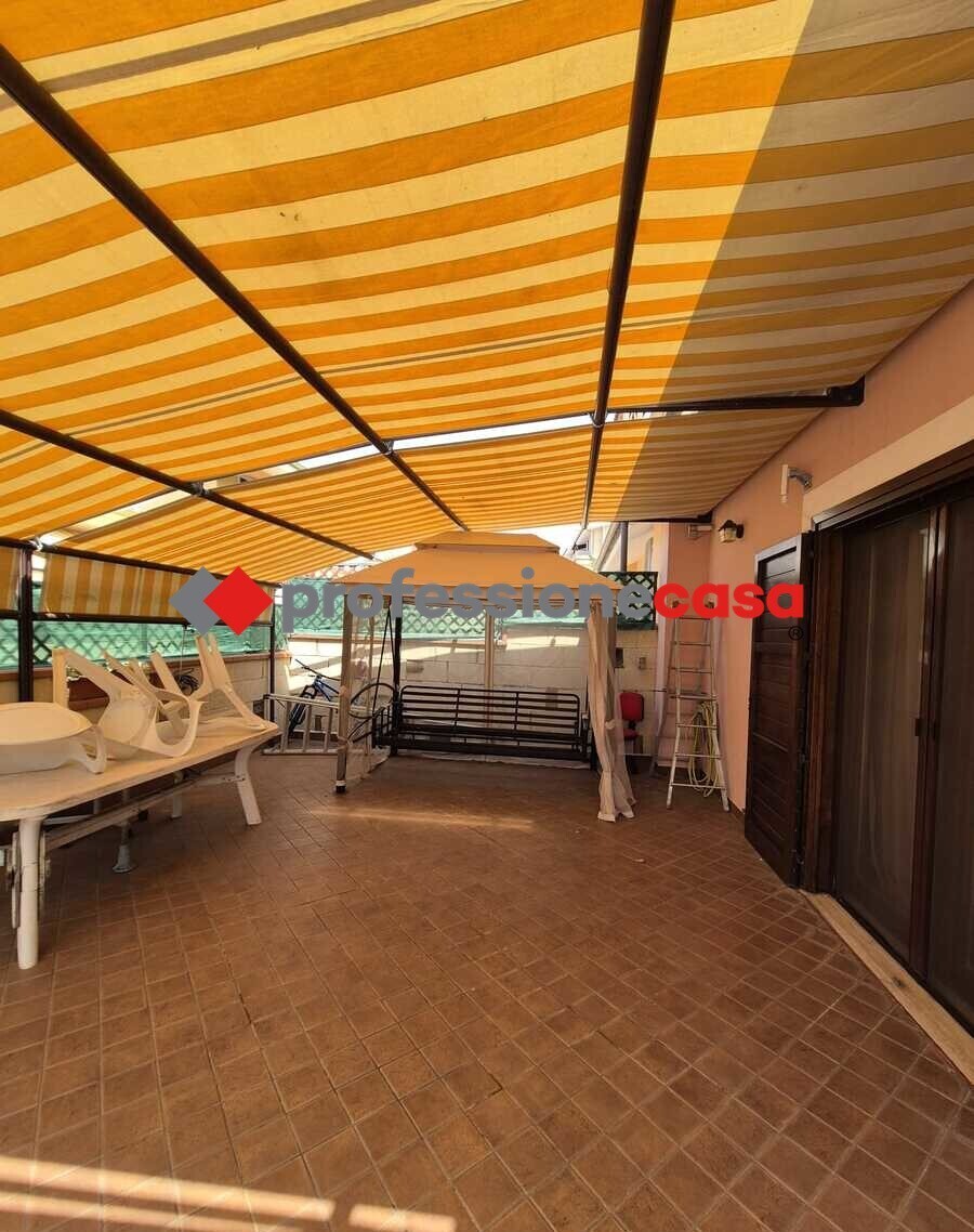 Casa indipendente con giardino, Pomezia torvaianica alta