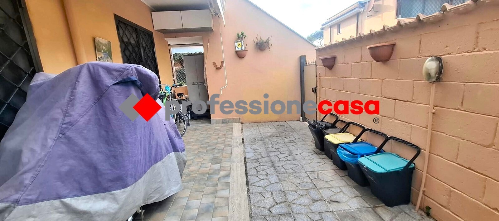 Casa indipendente in vendita a Pomezia