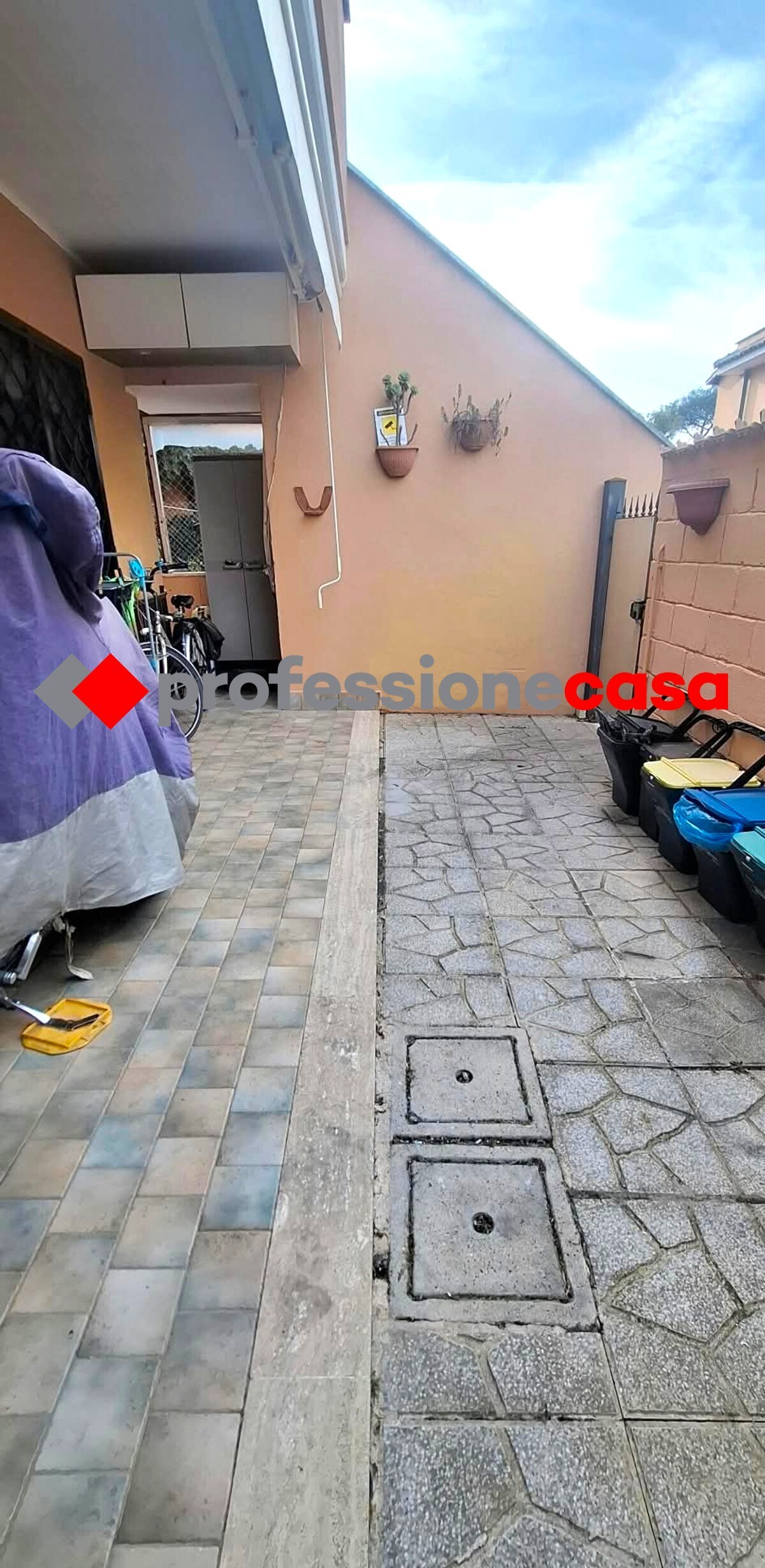 Casa indipendente in vendita a Pomezia