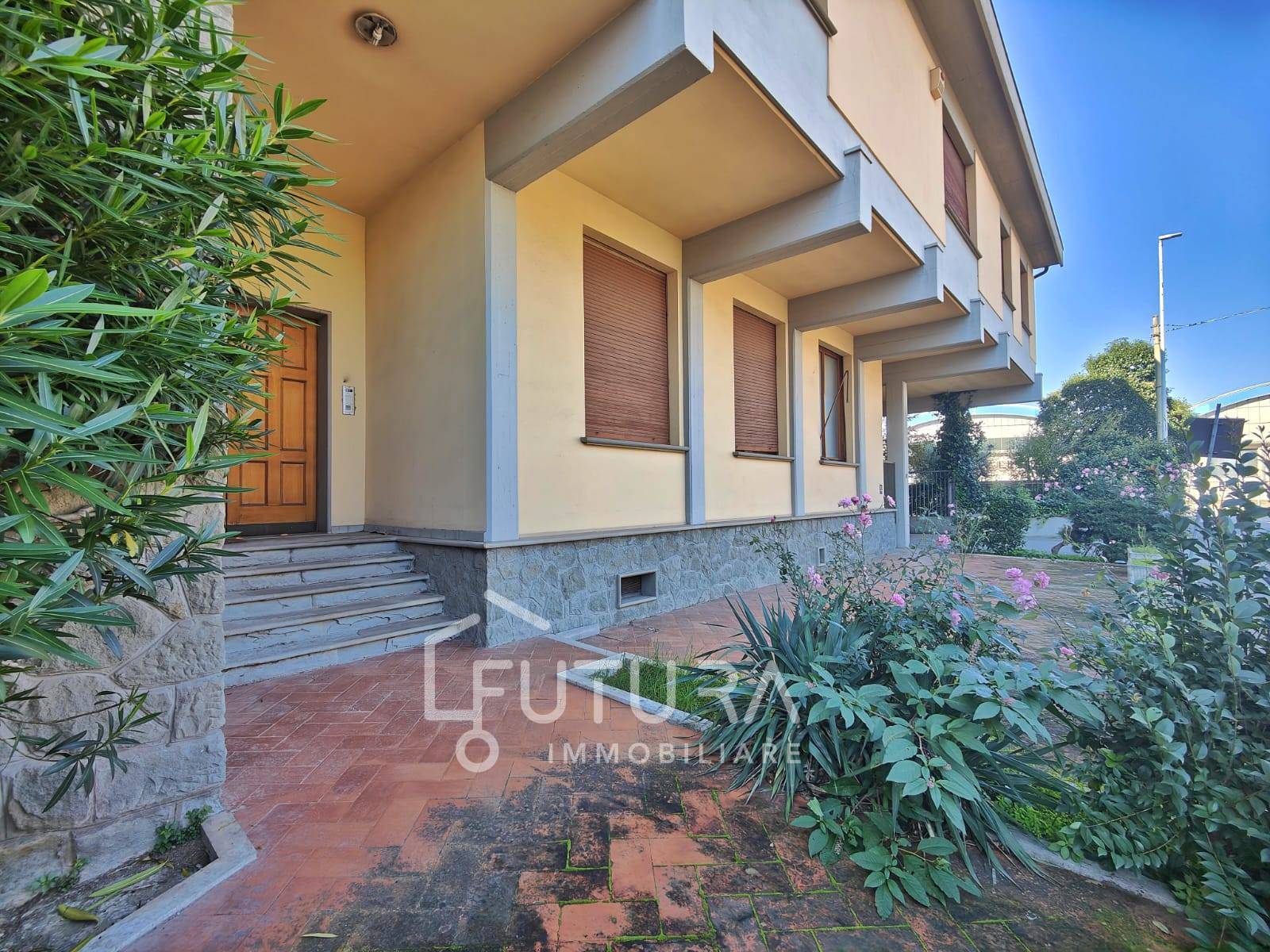 Capannone in vendita a Prato, Narnali