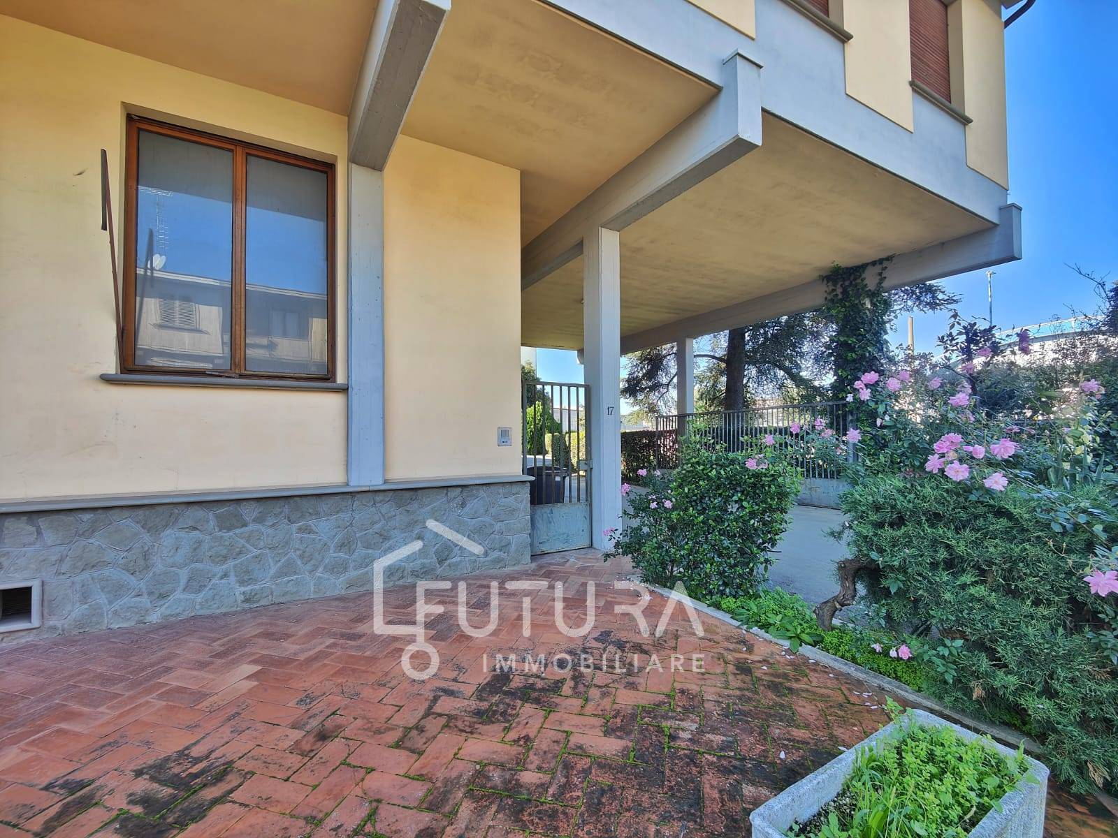 Capannone in vendita a Prato, Narnali