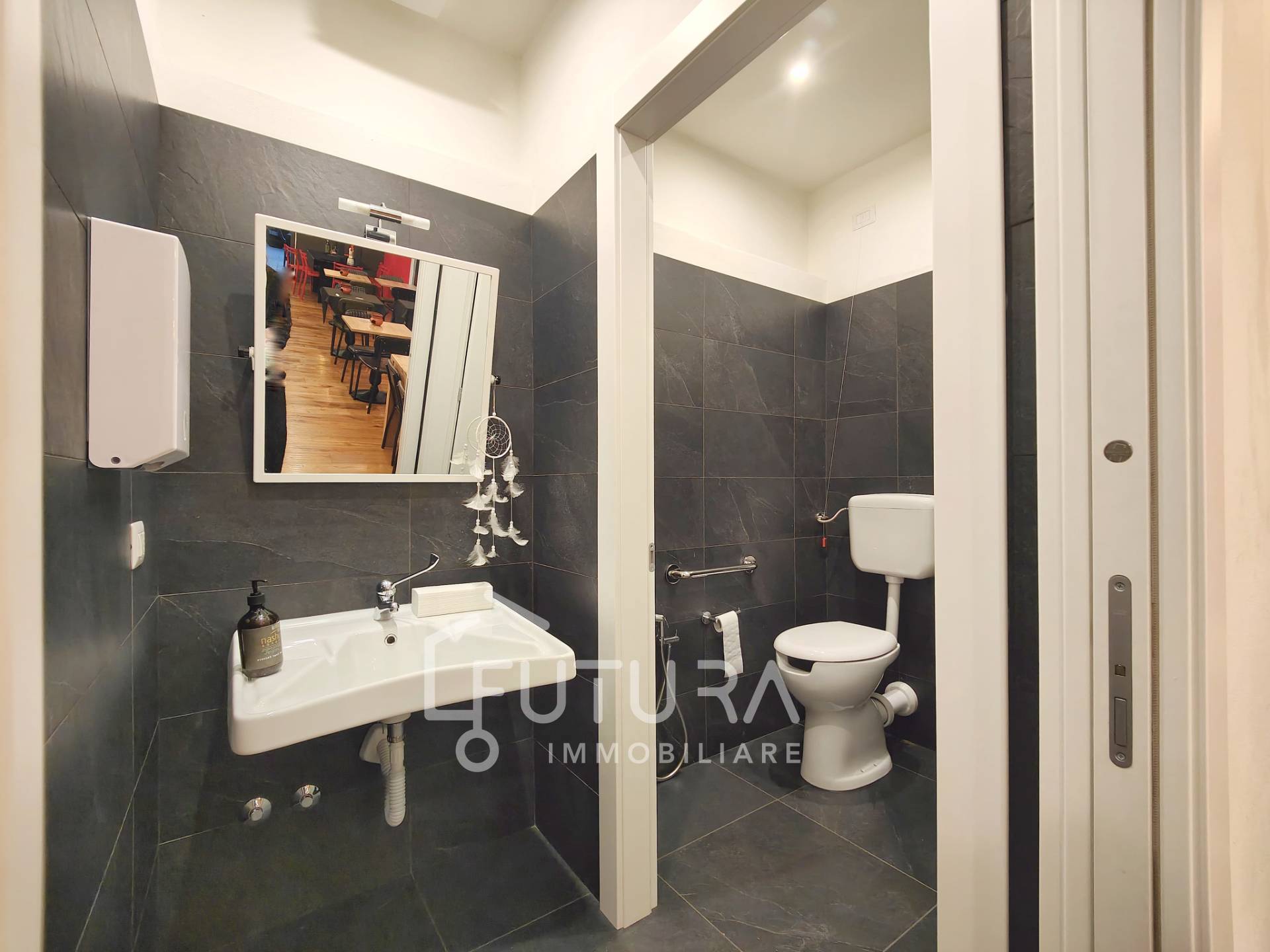 Attivit commerciale in vendita a Sesto Fiorentino