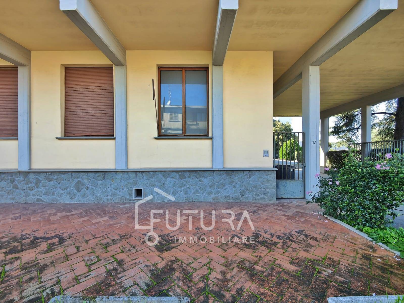 Capannone in vendita a Prato, Narnali