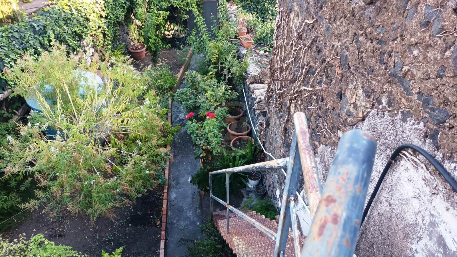Casa indipendente con giardino, Mascalucia centro