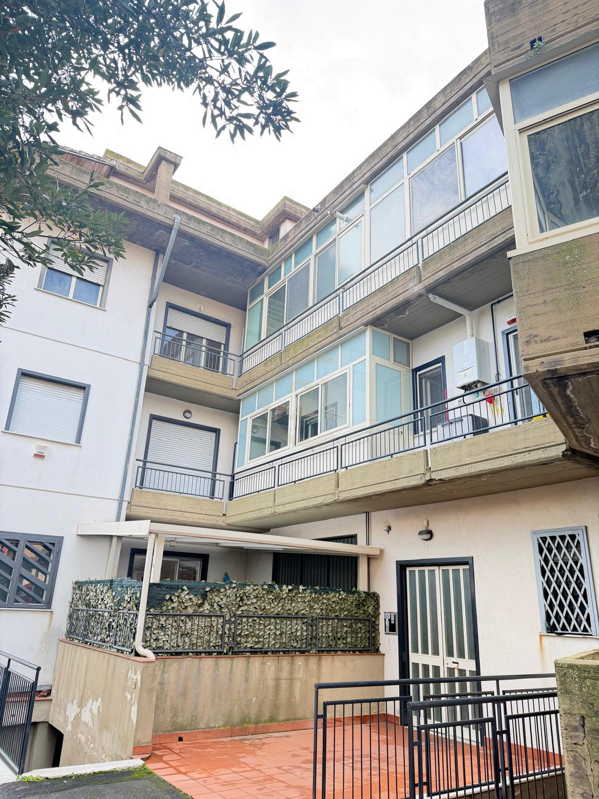 Trilocale ristrutturato, Camporotondo Etneo centro