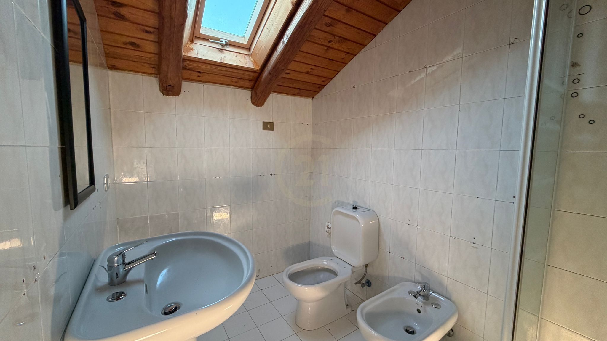 Mansarda con terrazzo, Gravina di Catania centro