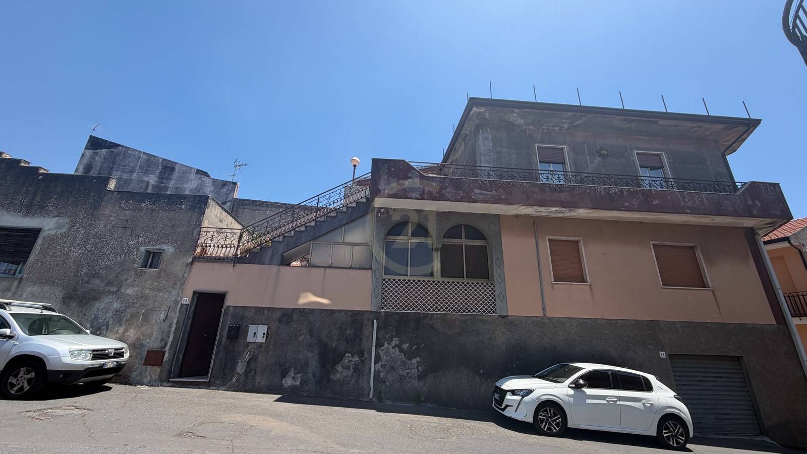 Casa indipendente da ristrutturare, Nicolosi centro