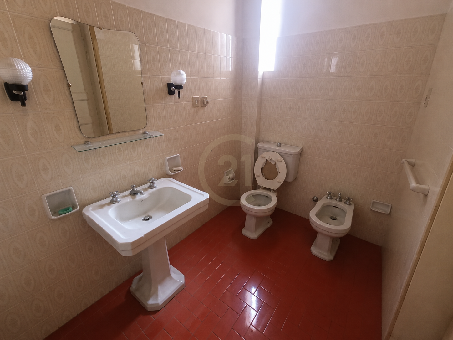 Appartamento con terrazzo in piazza indipendenza 52, Patern�