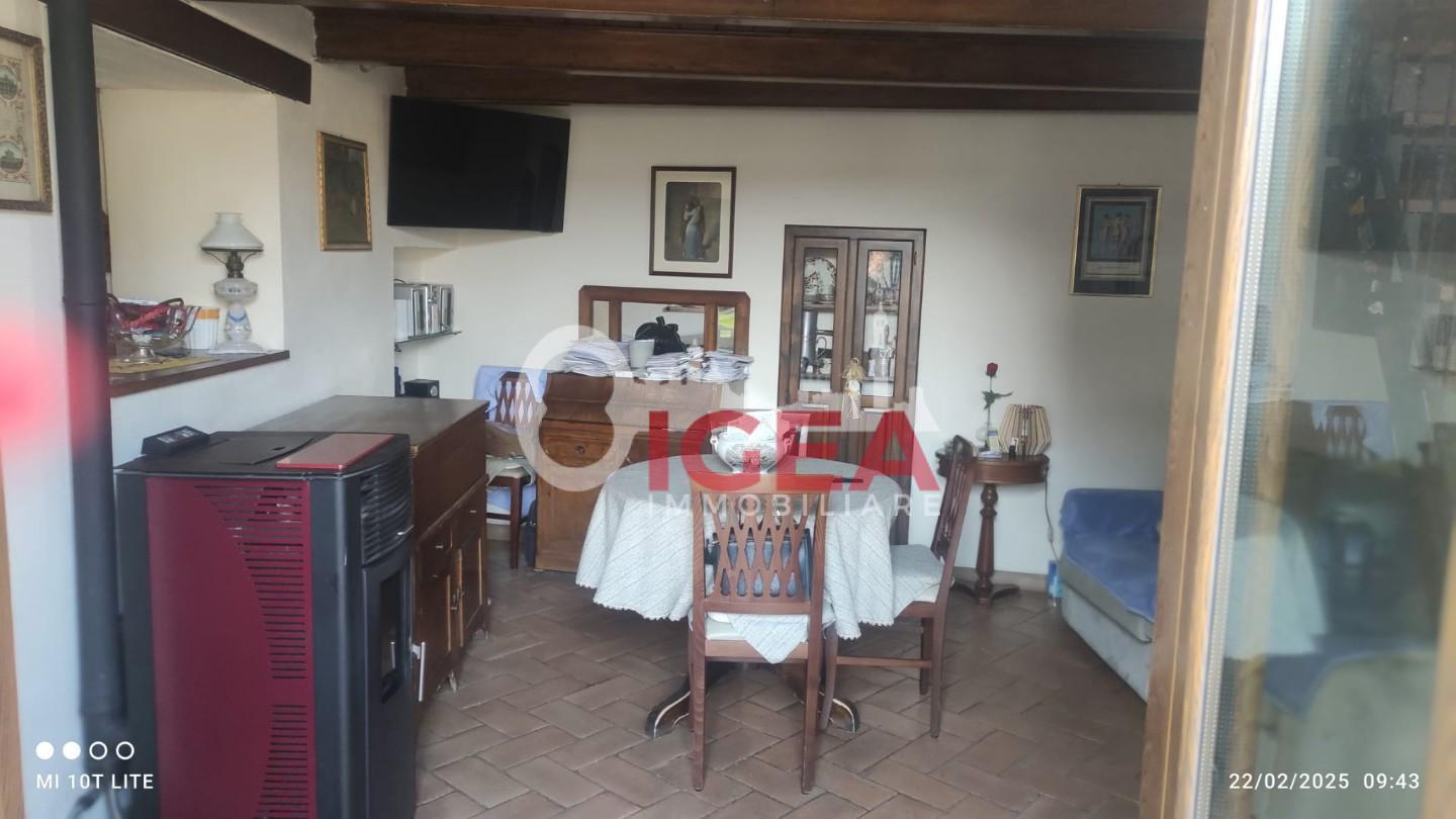 Appartamento con terrazzo a Sinalunga