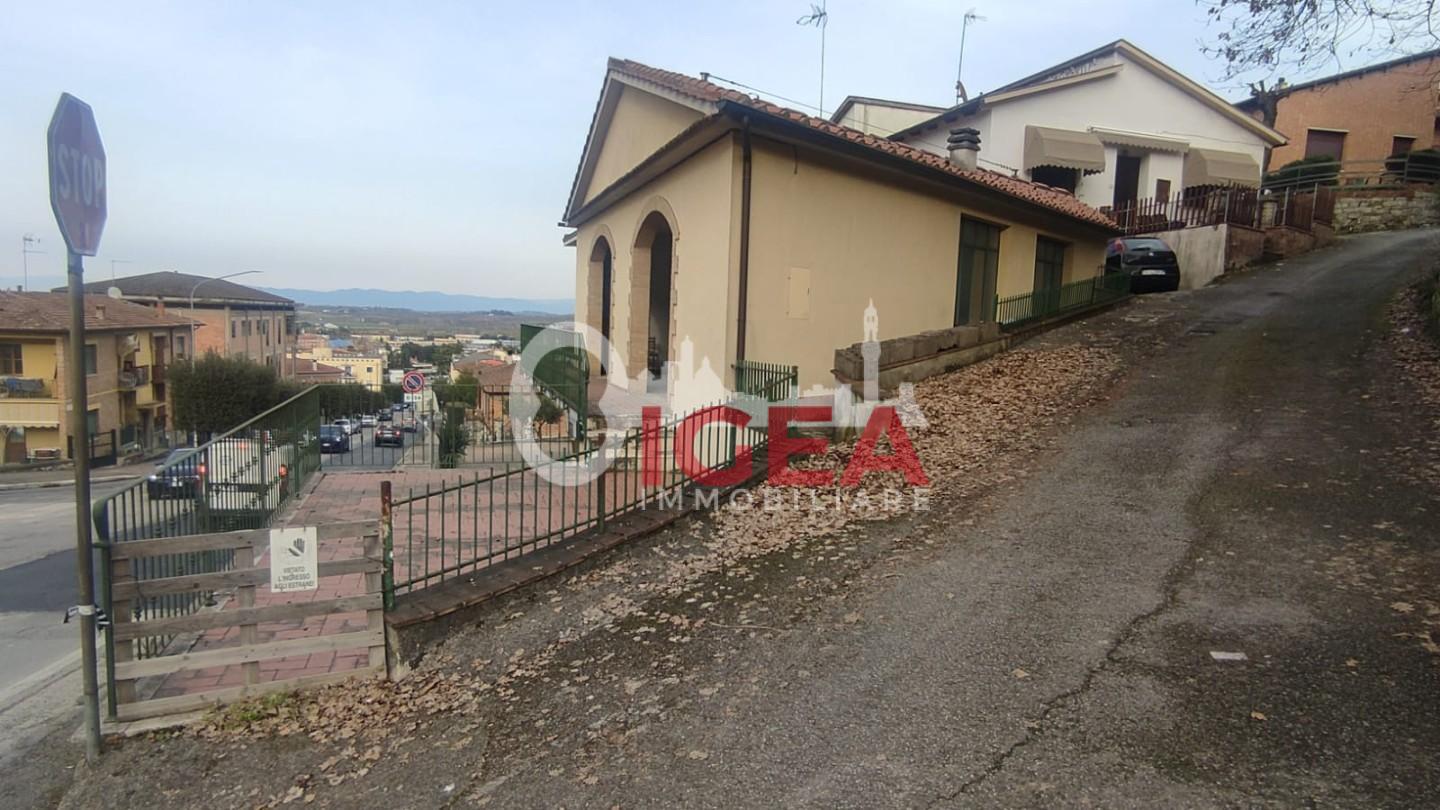 Casa indipendente da ristrutturare a Sinalunga