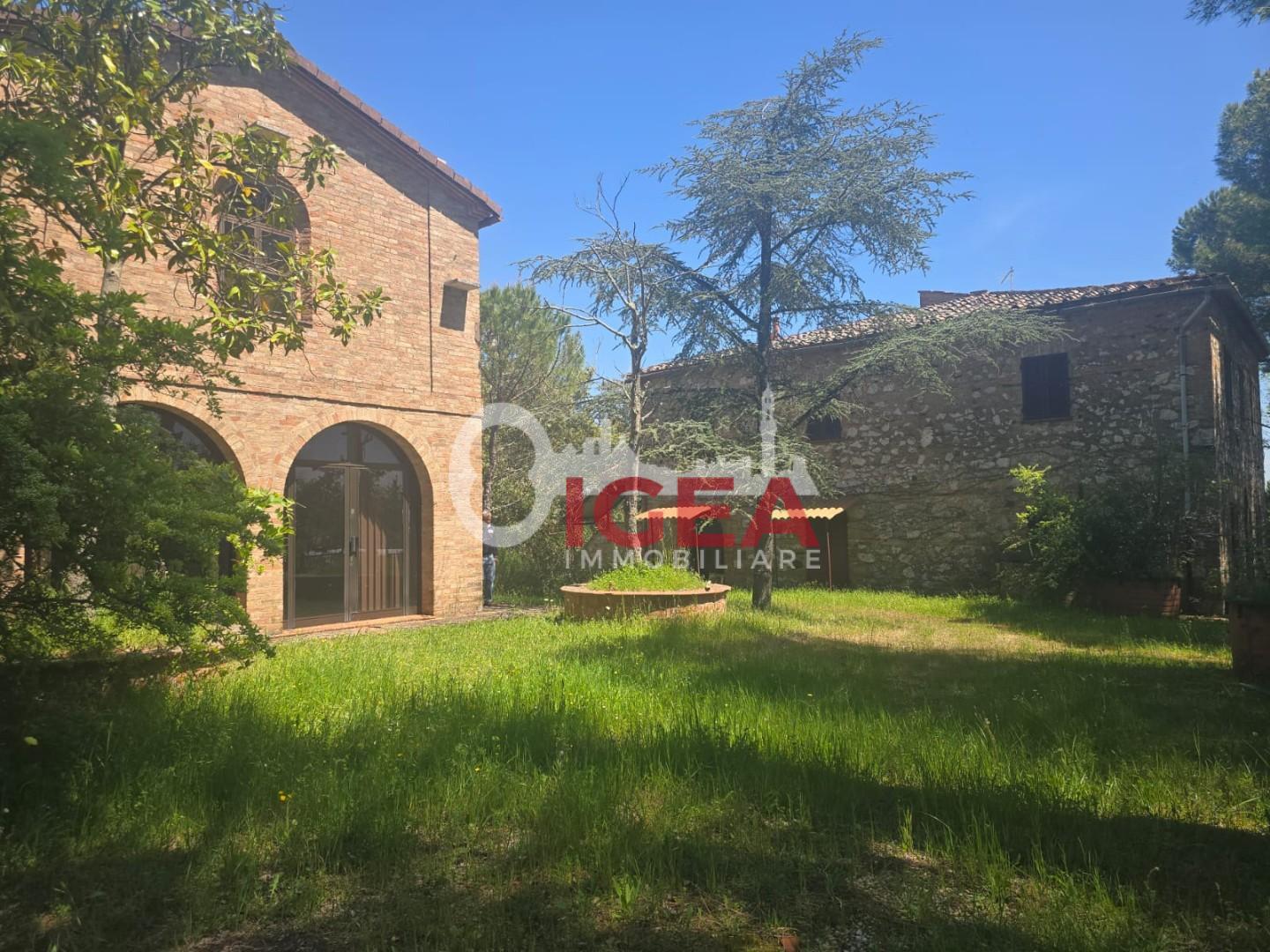 Casa indipendente con giardino a Chiusdino