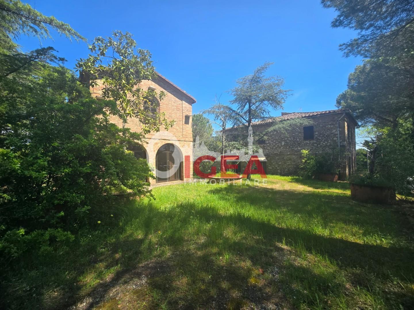Casa indipendente con giardino a Chiusdino