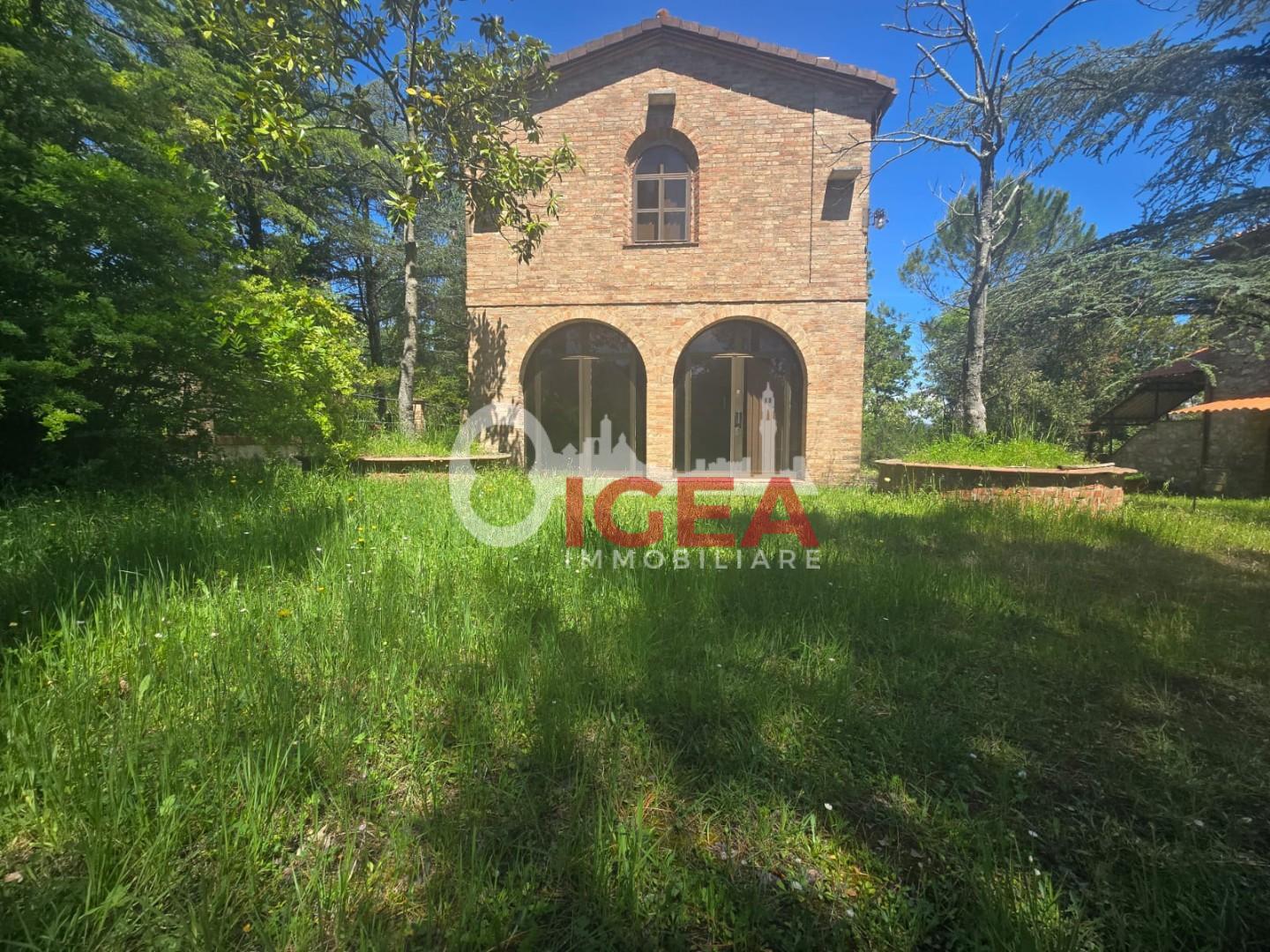 Casa indipendente con giardino a Chiusdino