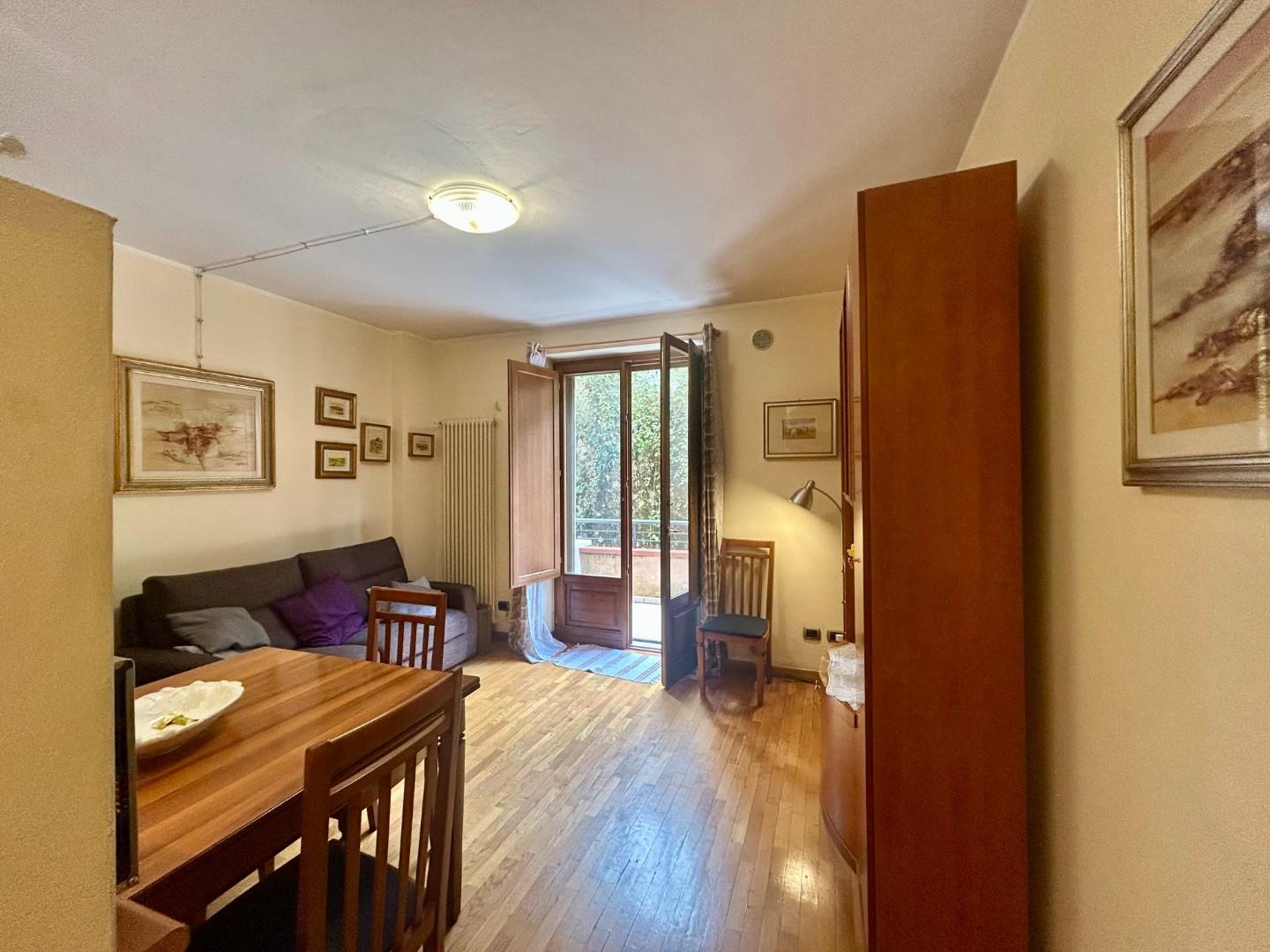 Bilocale con terrazzo, Siena ovile esterna