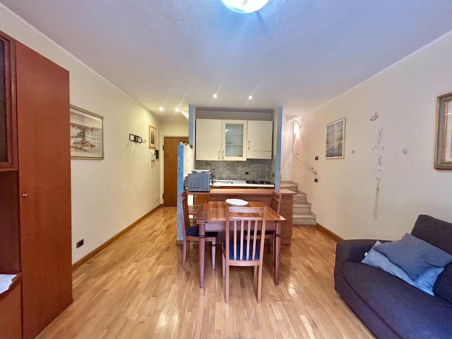 Bilocale con terrazzo, Siena ovile esterna