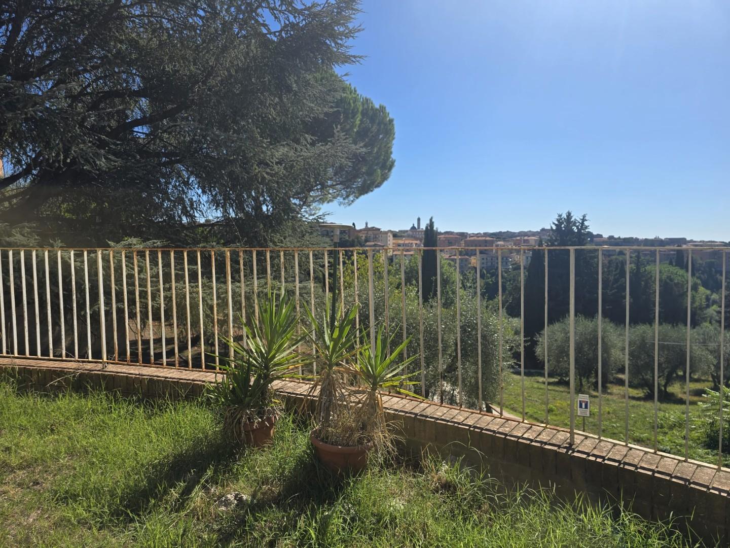 Appartamento con giardino, Siena cappucini