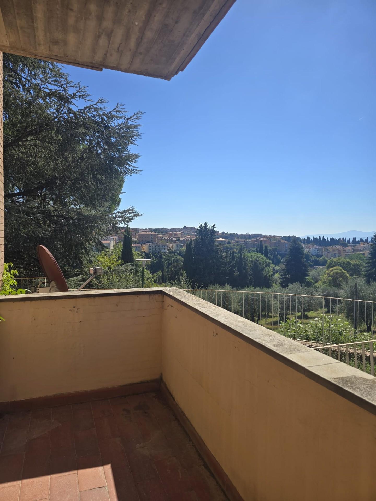 Appartamento con giardino, Siena cappucini