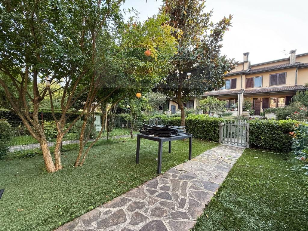 Villa con giardino a Rodano