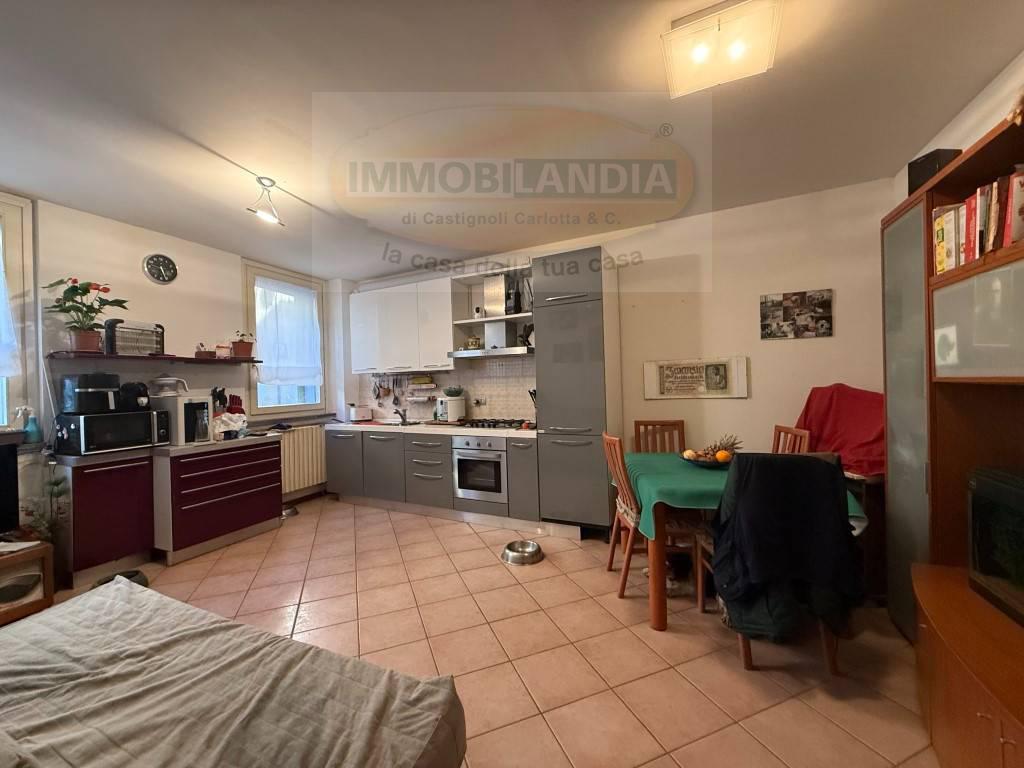 Bilocale con giardino a Comazzo