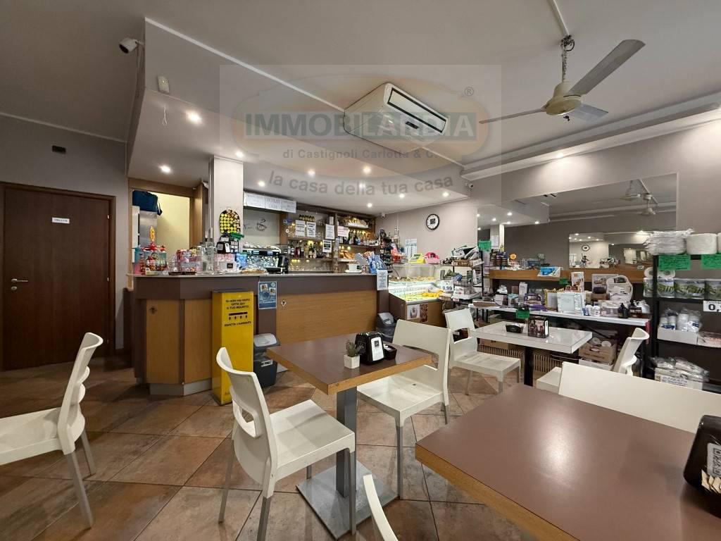 Attivit commerciale Bar e tabacchi in vendita a Paullo