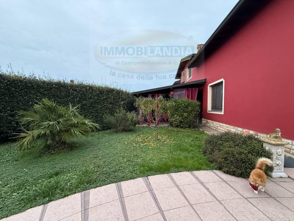 Villa Bifamiliare con giardino a Merlino