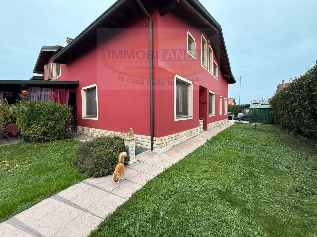 Villa Bifamiliare con giardino a Merlino