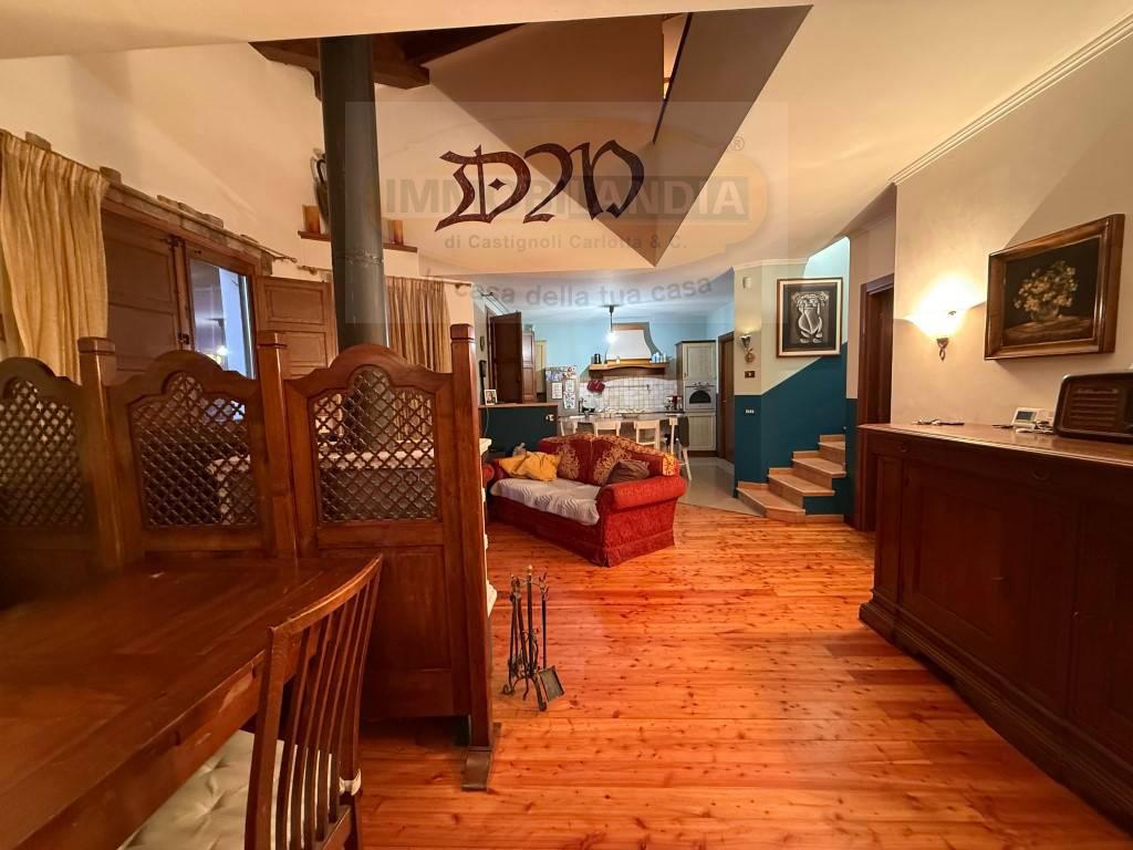 Villa Bifamiliare con giardino a Merlino