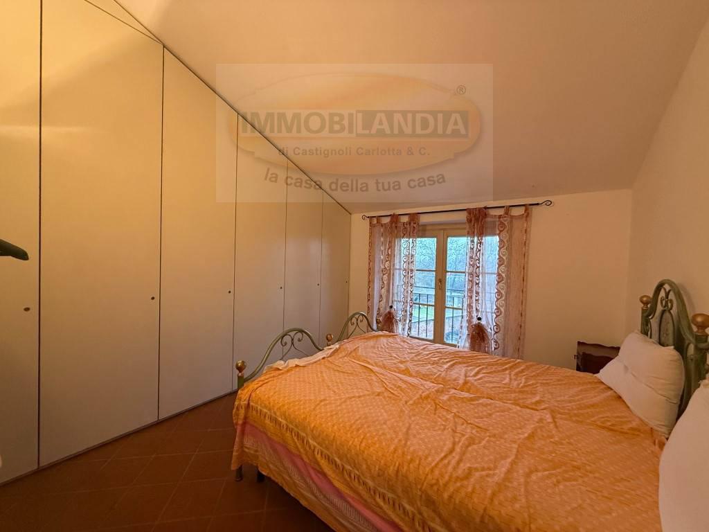 Trilocale con box a Comazzo