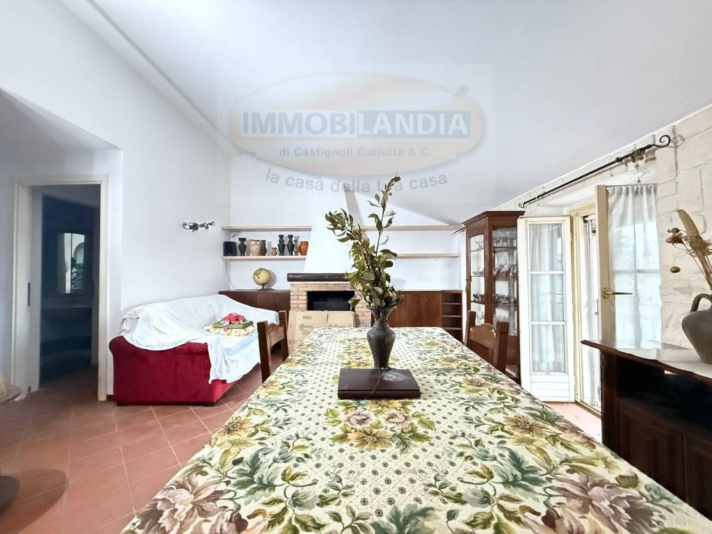 Trilocale con box a Comazzo