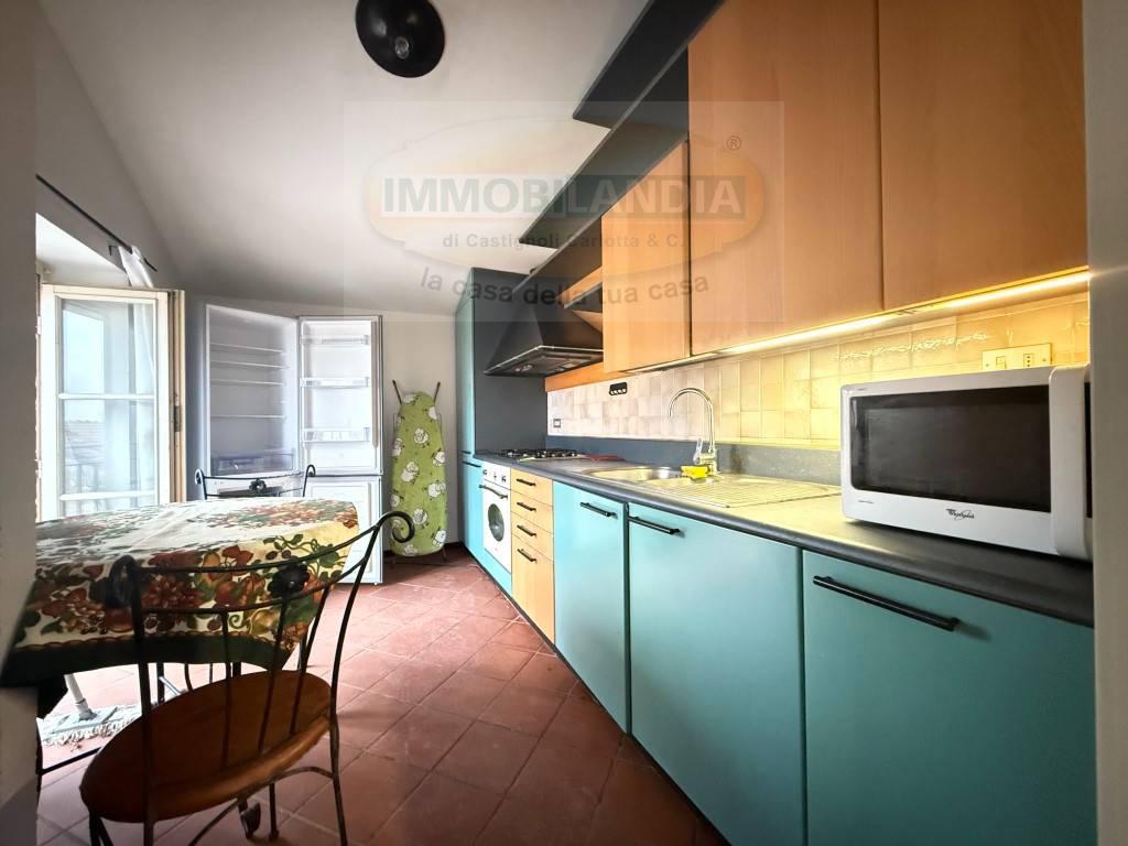 Trilocale con box a Comazzo