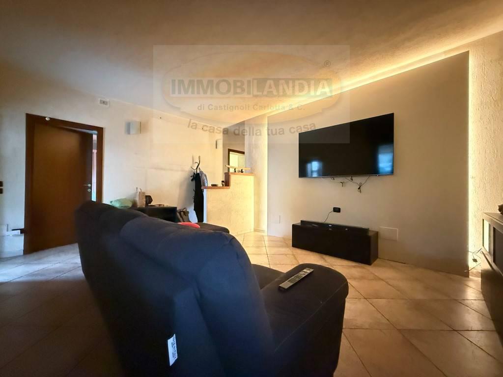 Trilocale con box a Agnadello